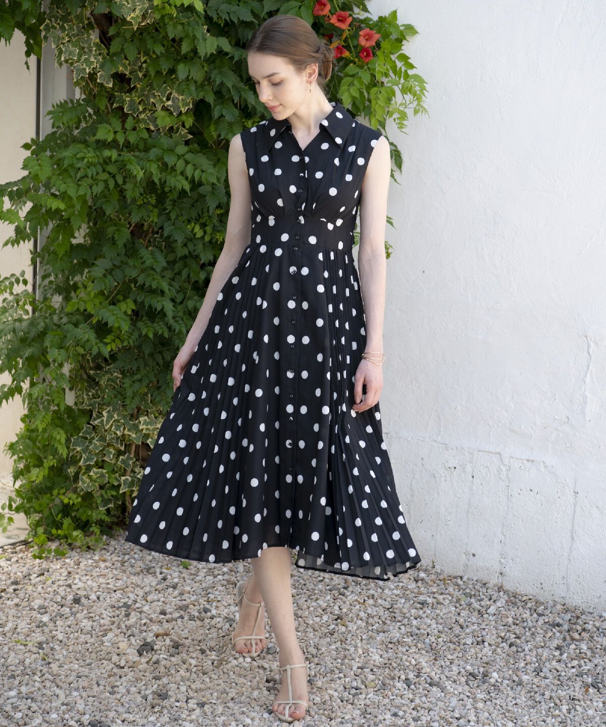 アンドクチュール「シアープリントサイドプリーツワンピース」|ワンピース|黒系水玉