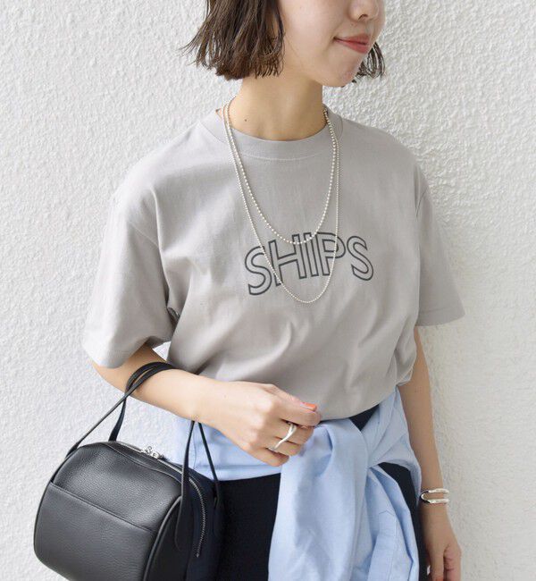 SHIPS for women「《一部追加予約》【WEB限定】 SHIPS ラウンド プリント ロゴ TEE」|Tシャツ・カットソー|シルバーグレー