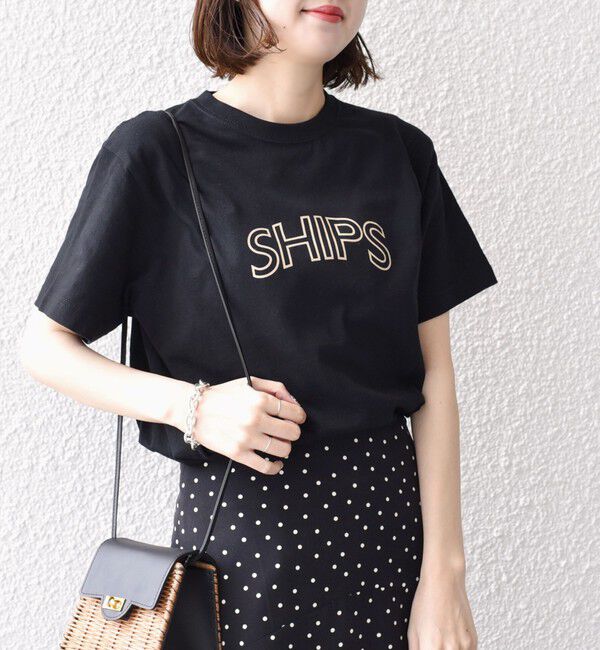 SHIPS for women「《一部追加予約》【WEB限定】 SHIPS ラウンド プリント ロゴ TEE」|Tシャツ・カットソー|