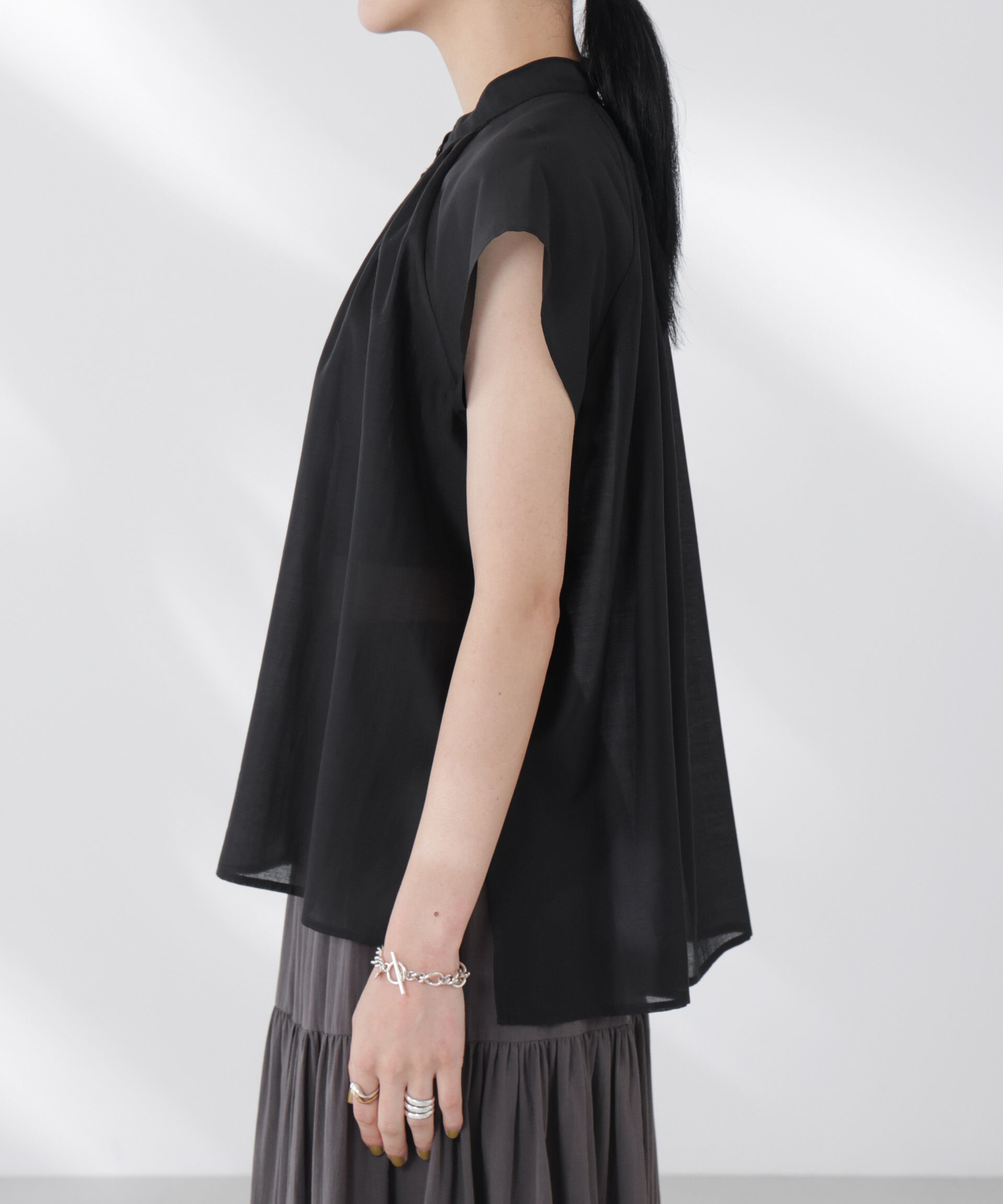 nano･universe「シアーサテンスタンドカラーブラウス」|シャツ・ブラウス|