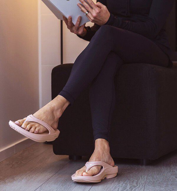 fredy emue「【OOFOS/ウーフォス】OOlala」|サンダル|