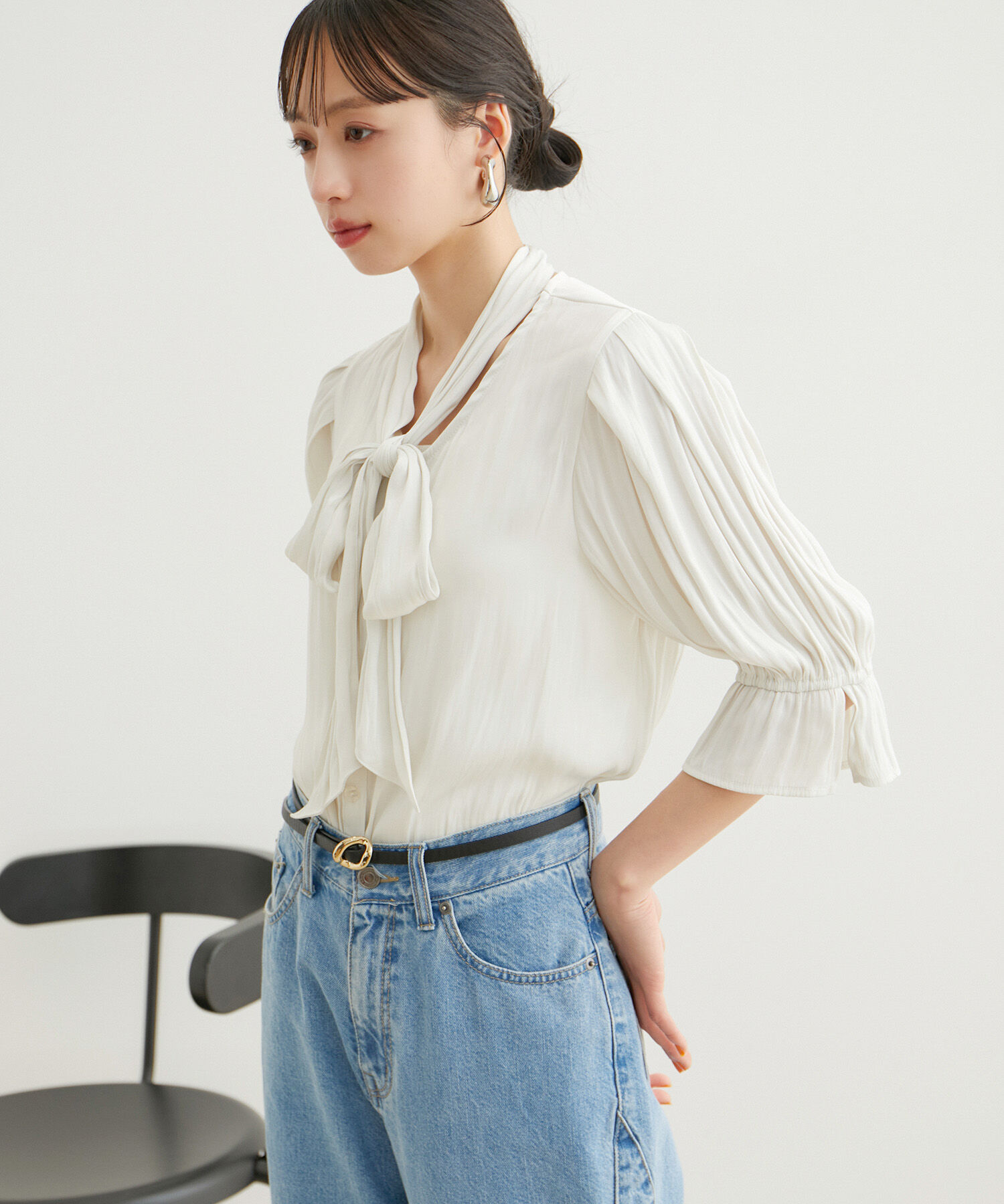 VIS「【選べる素材】アソートボウタイリボンブラウス」|シャツ・ブラウス|