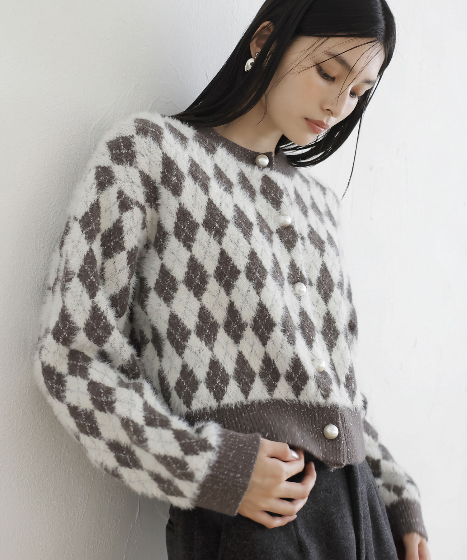 VIS「ミニアーガイル柄ビックパールボタンカーディガン」|カーディガン|スミクロ(05)