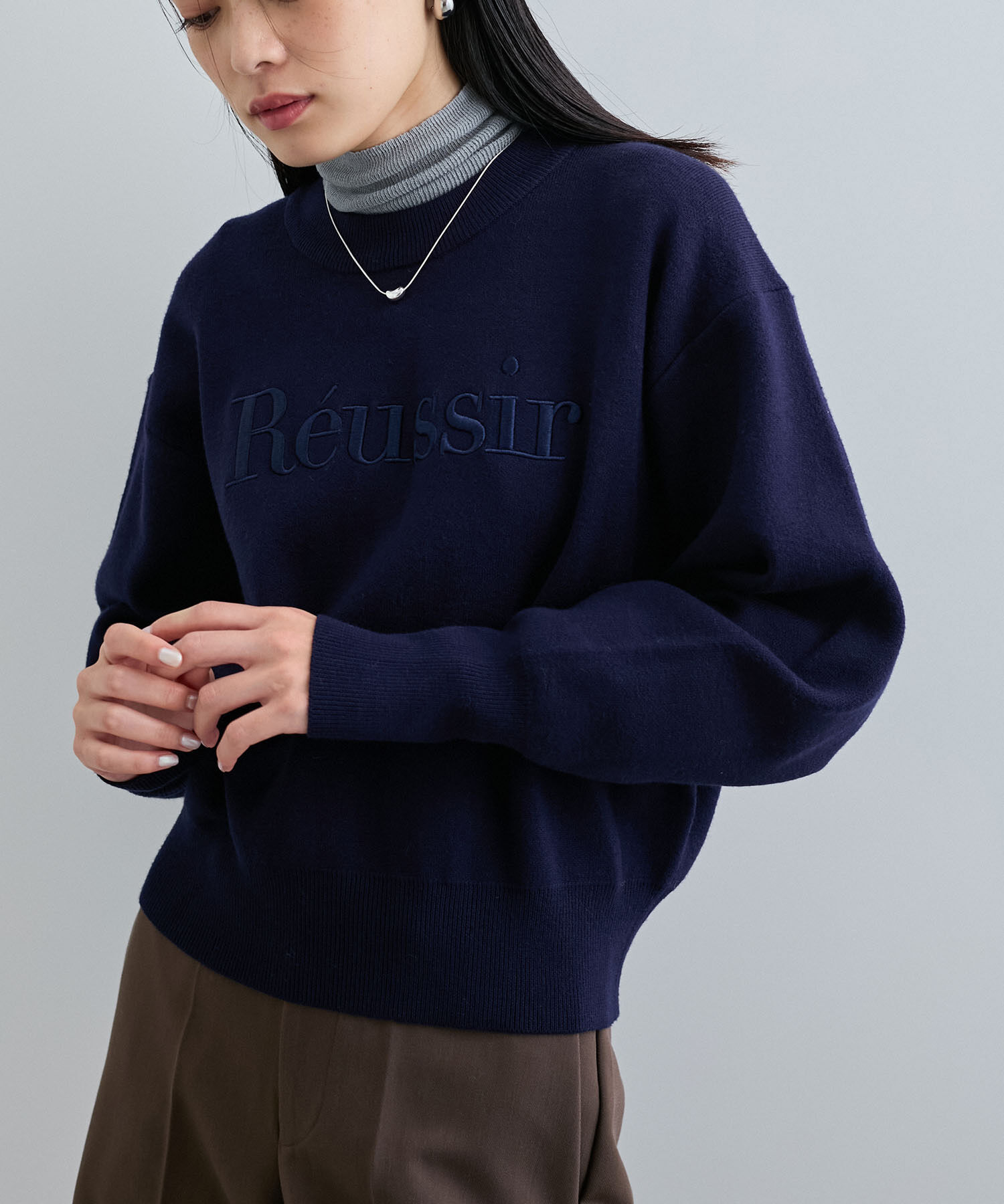 VIS「スウェットライク刺繍ロゴニットプルオーバー」|ニット・セーター|