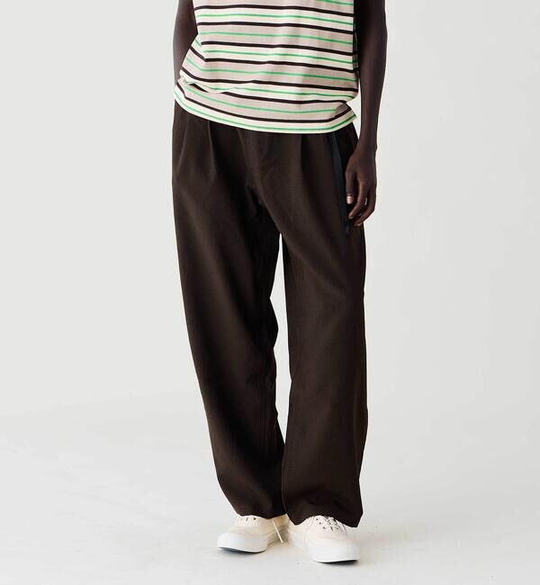  「Gramicci | 〈別注〉2タック ワイドイージーパンツ MEN」|チノ|BROWN