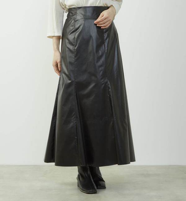 SOFFITTO「エナメルフェイクレザーパネルスカート」|スカート|