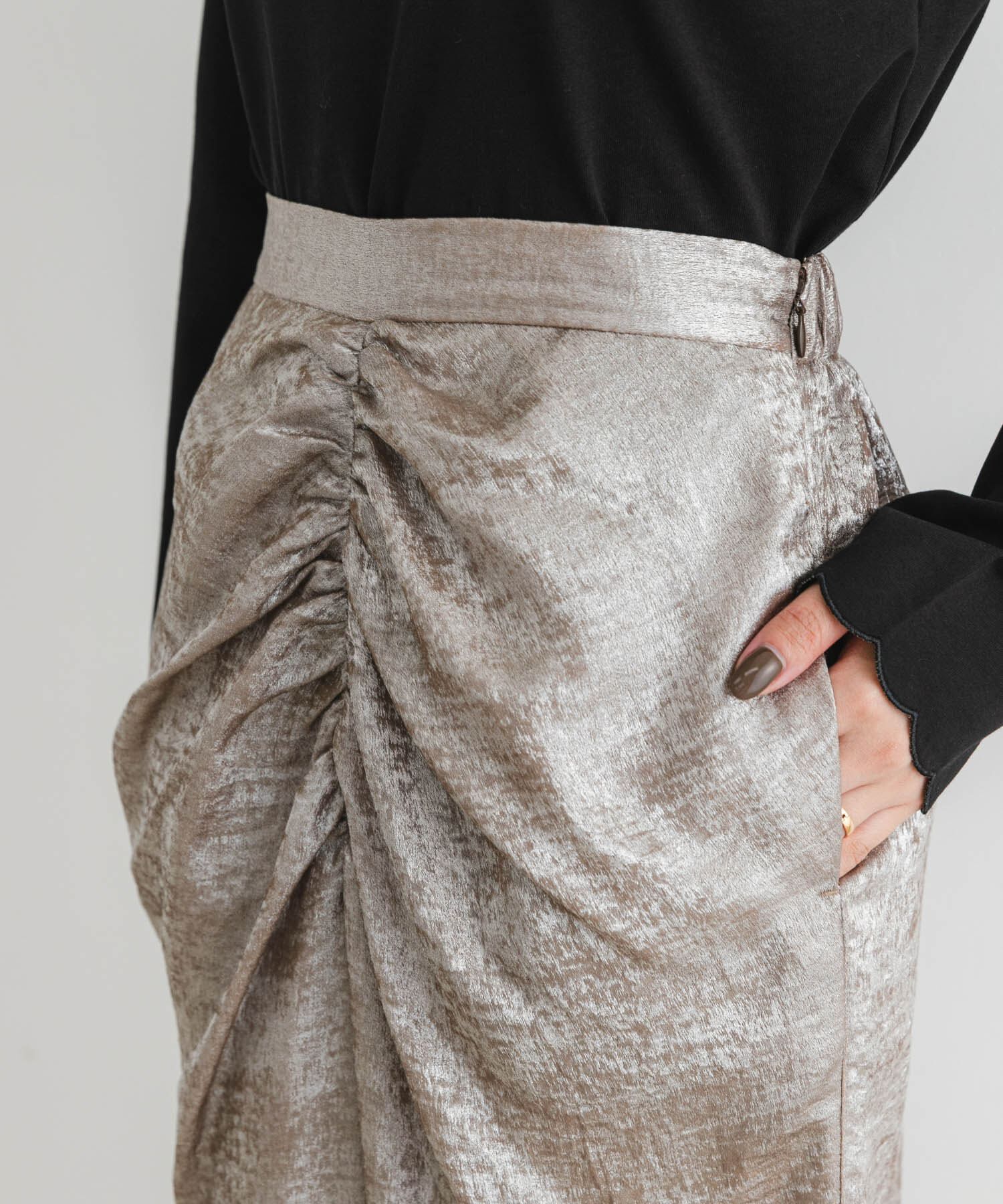 URBAN RESEARCH ROSSO「F by ROSSO　シャイニーフロントギャザータイトスカート」|スカート|