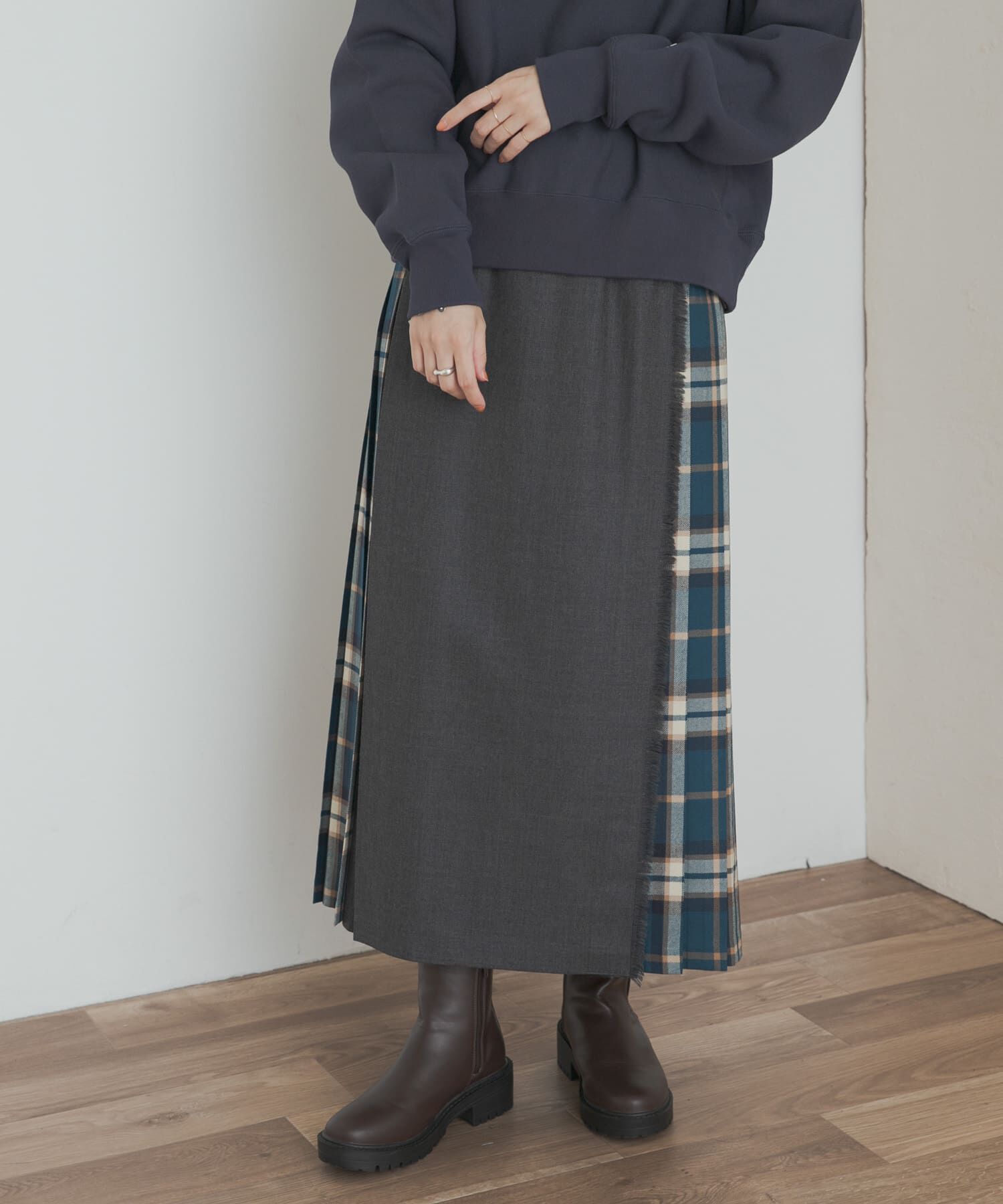 URBAN RESEARCH DOORS「『別注』O&rsquo;NEIL OF DUBLIN&times;DOORS　COMBI QUILT SKIRT」|スカート|