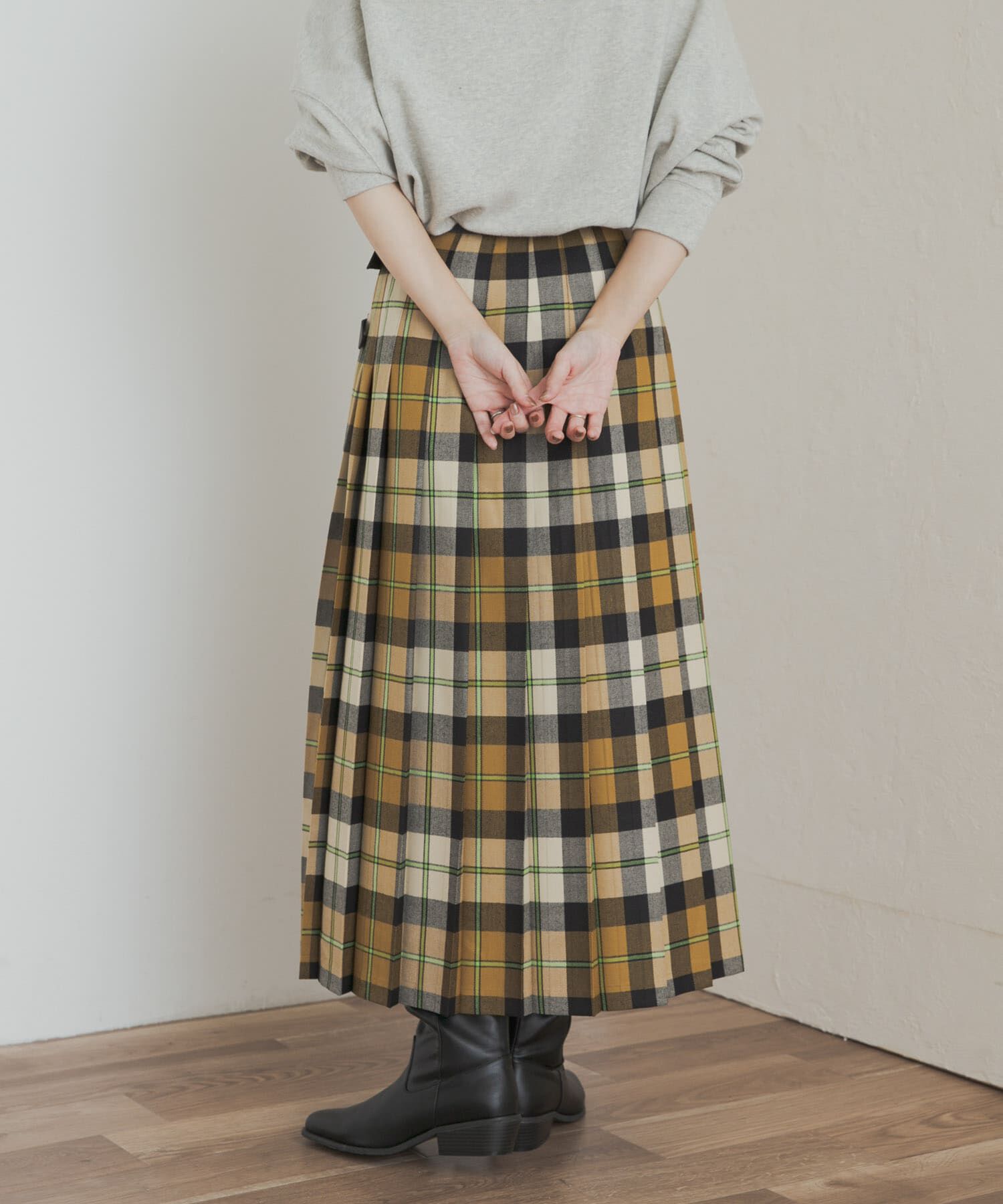 URBAN RESEARCH DOORS「『別注』O&rsquo;NEIL OF DUBLIN&times;DOORS　COMBI QUILT SKIRT」|スカート|
