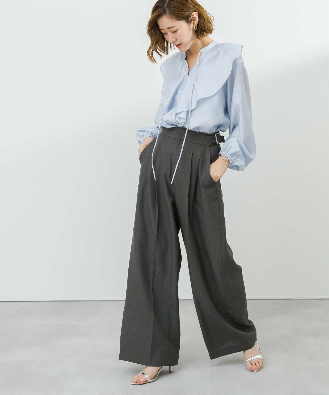 ur's「リネンライクサイドベルトデザインタックワイドパンツ」|スラックス|