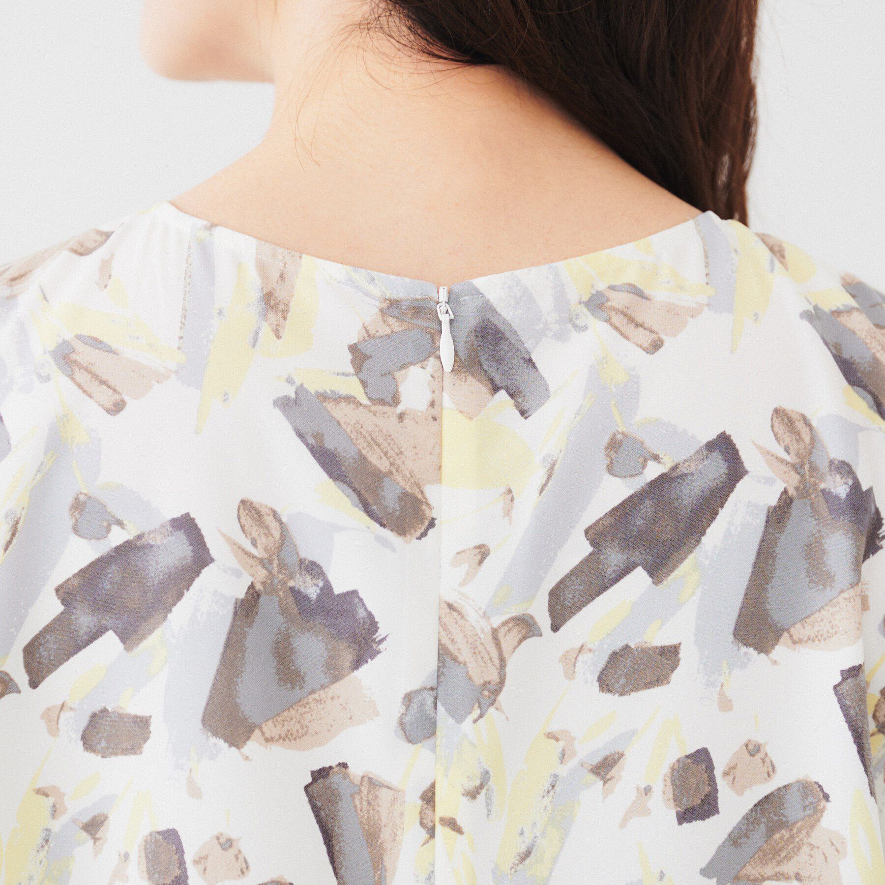 UNTITLED「【オンオフ使える/手洗い可】ペイントプリントブラウス」|シャツ・ブラウス|