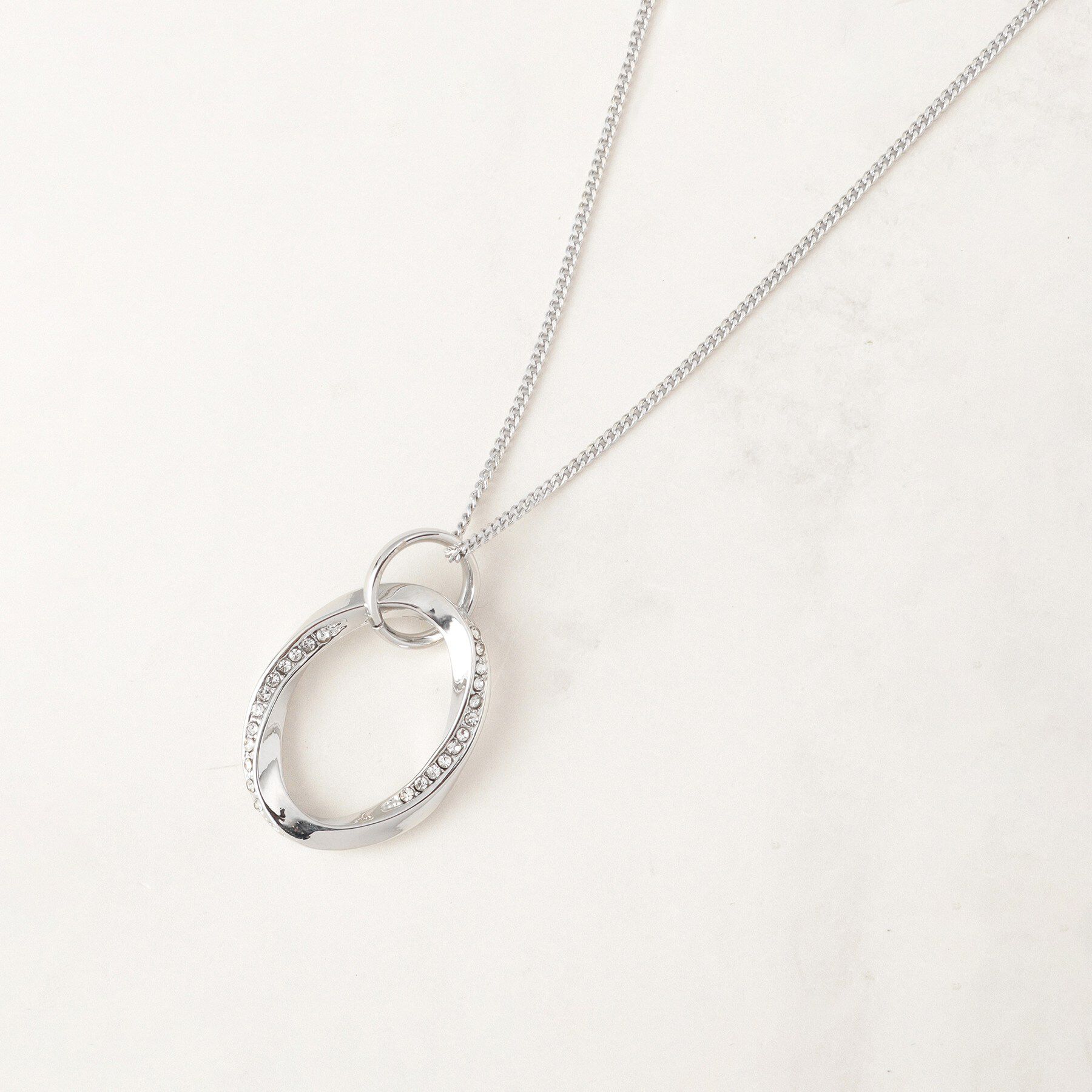 grove「ツイストオーバルビジューネックレス」|ネックレス|シルバー(006)