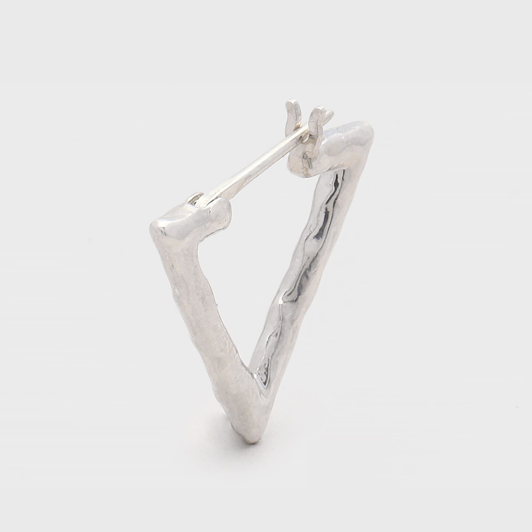 TAKEO KIKUCHI「【MADE IN JAPAN】トライアングルフープシルバーピアス」|ピアス|