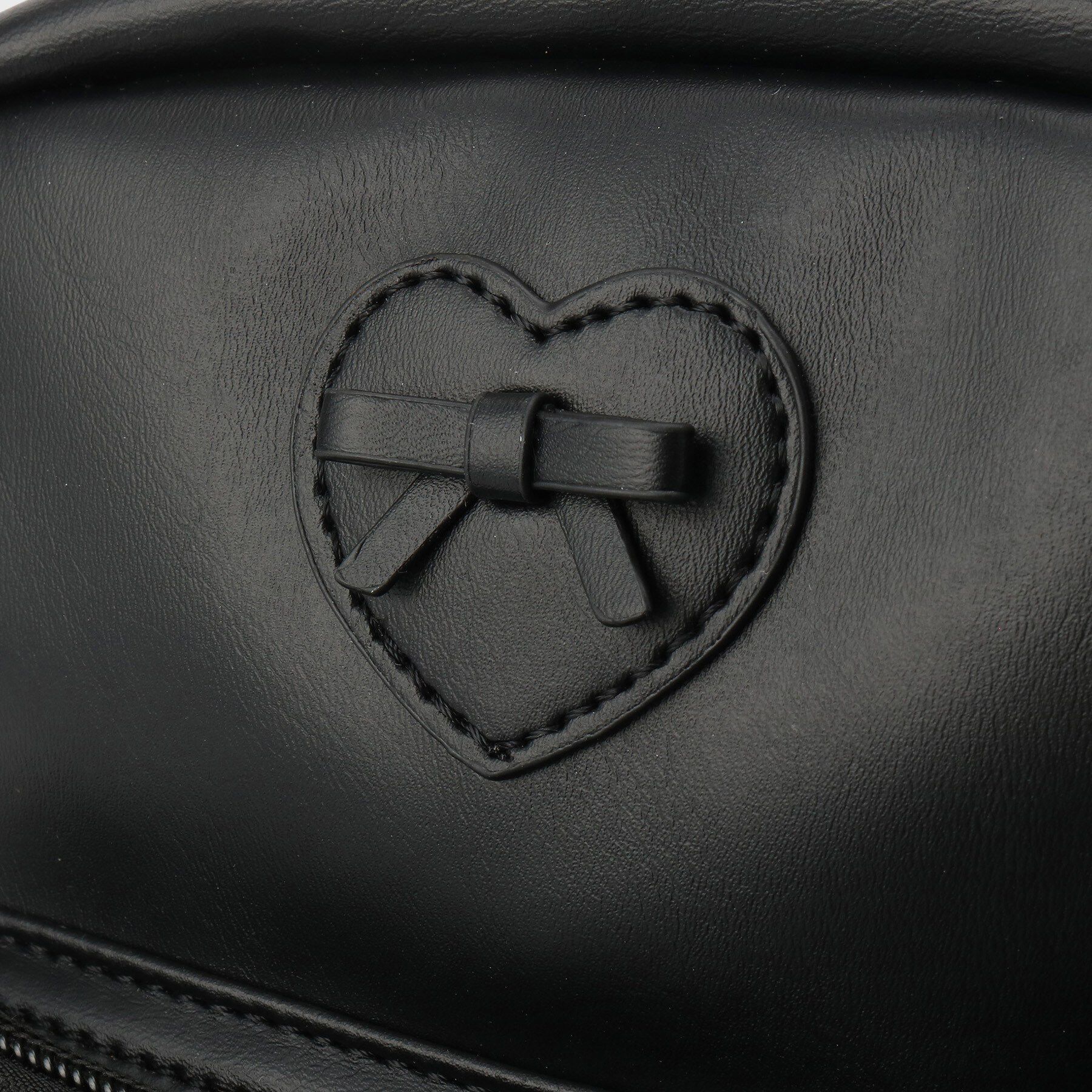 Ober Tashe「チャーム付きハートモチーフリュック」|リュック|