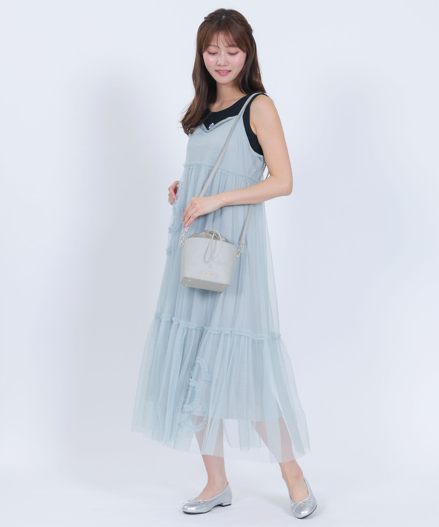 MARY QUANT「シンプルエンボスデイジー ドロストショルダー」|ショルダー・メッセンジャー|