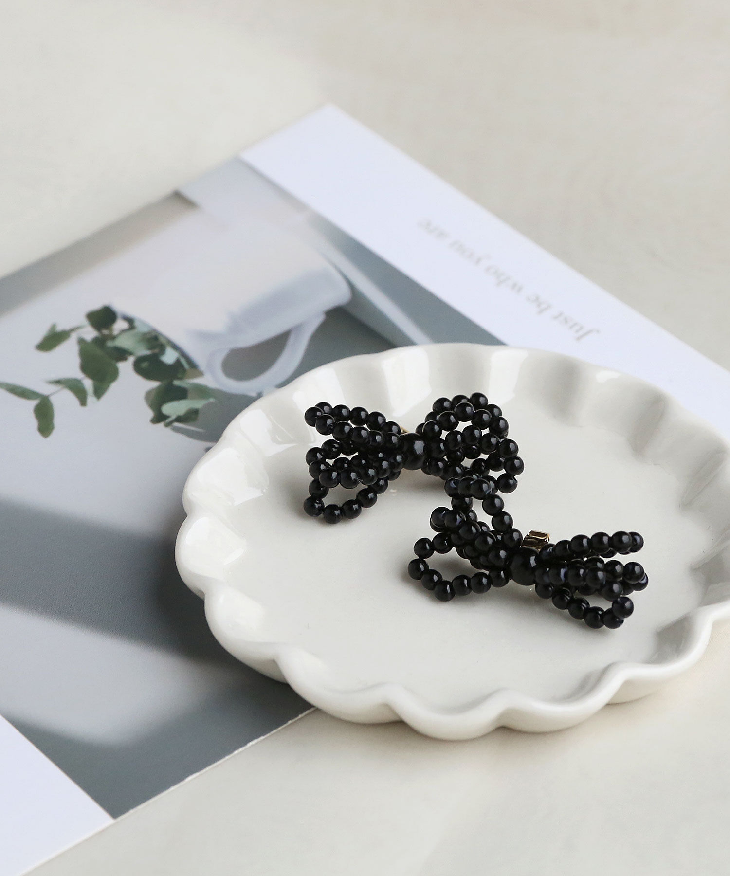 colleca la「パール/ビーズリボンピアス」|ピアス|ブラック