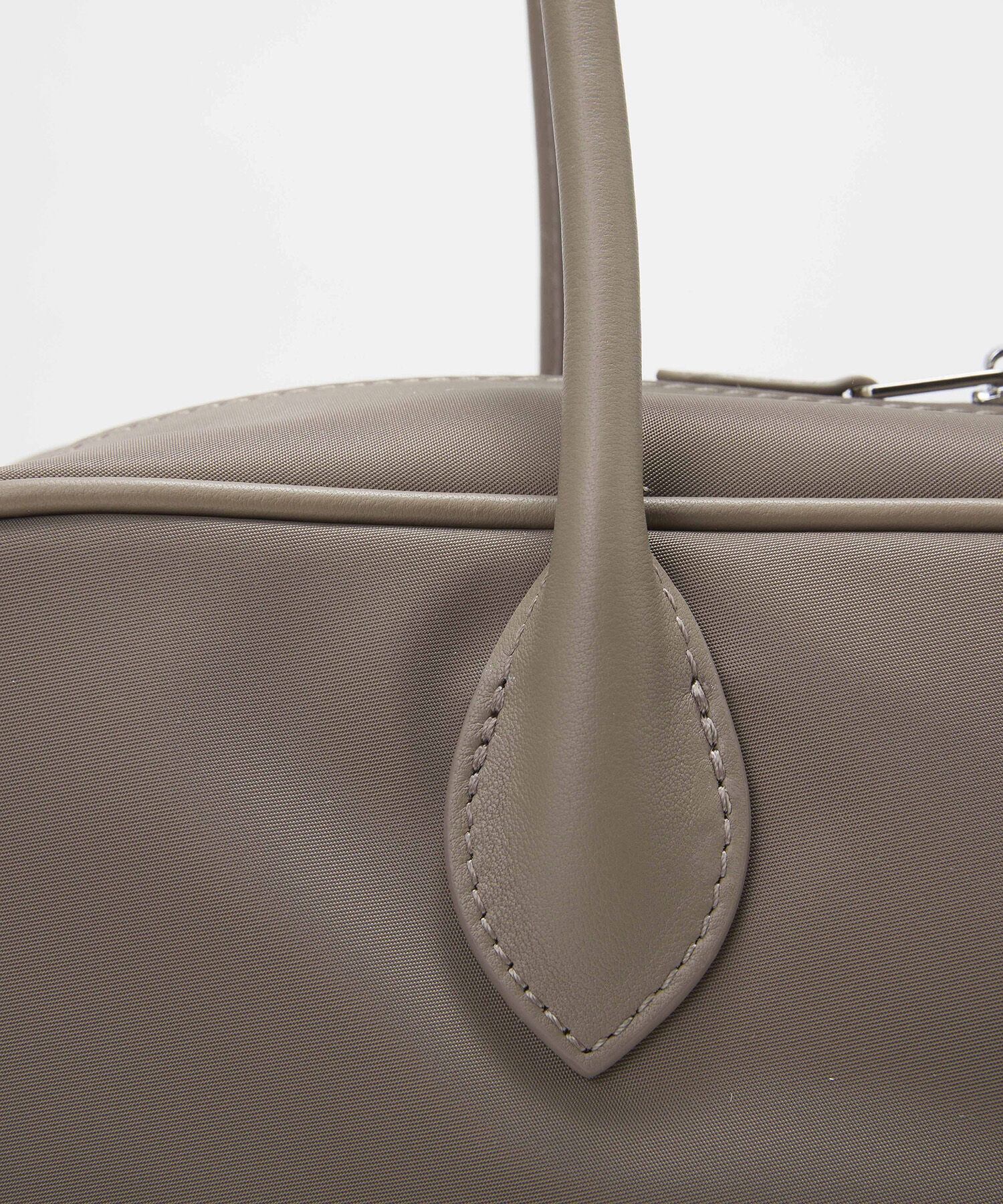 TOPKAPI BREATH「【Breath TOPKAPI】PRIM プリム ナイロン ラウンドスクエア トートバッグ チャーム付き　A4 / 軽量」|トートバッグ|