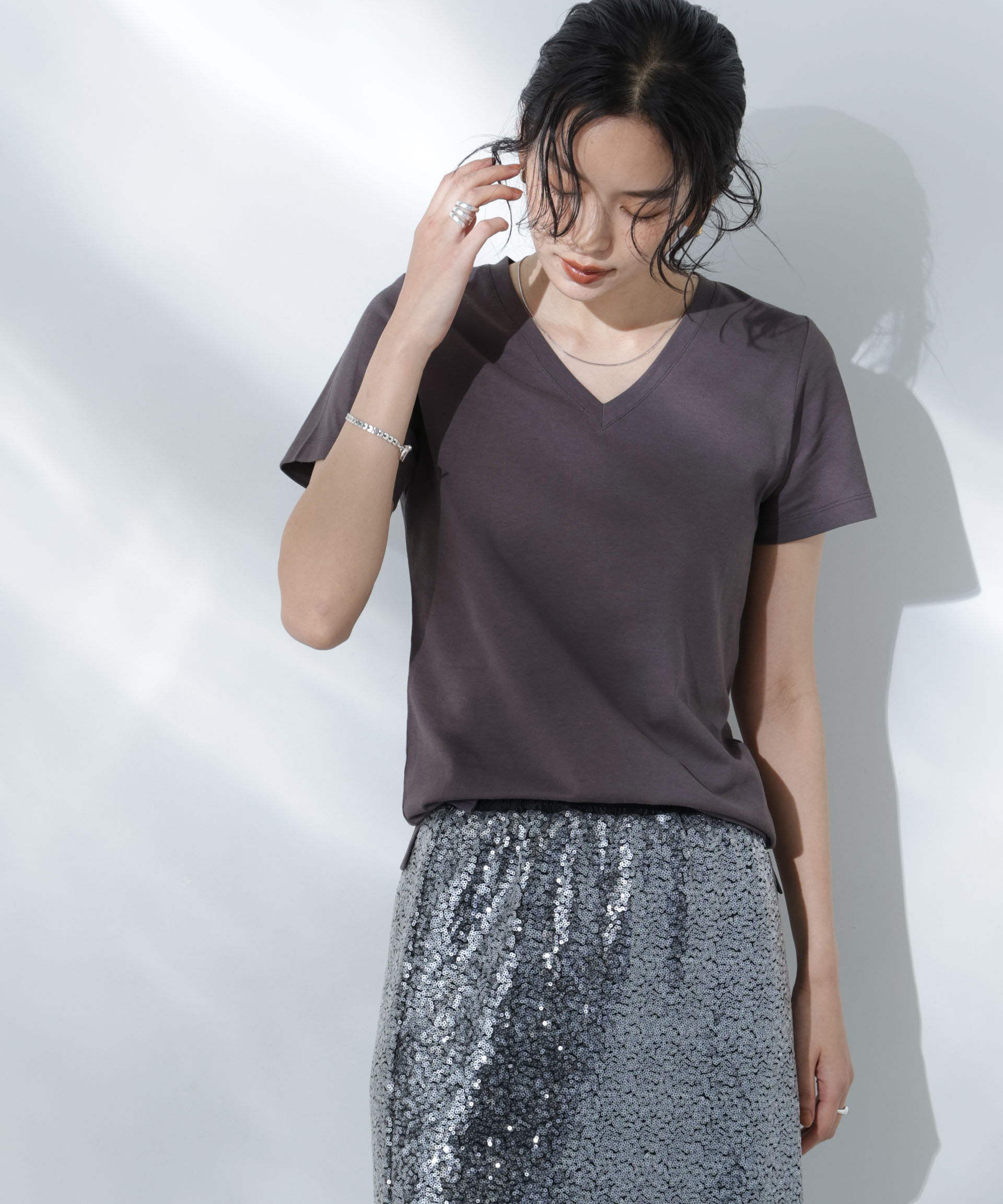 nano･universe「Anti Soaked(R) 汗染み防止VネックTシャツ」|Tシャツ・カットソー|チャコール3