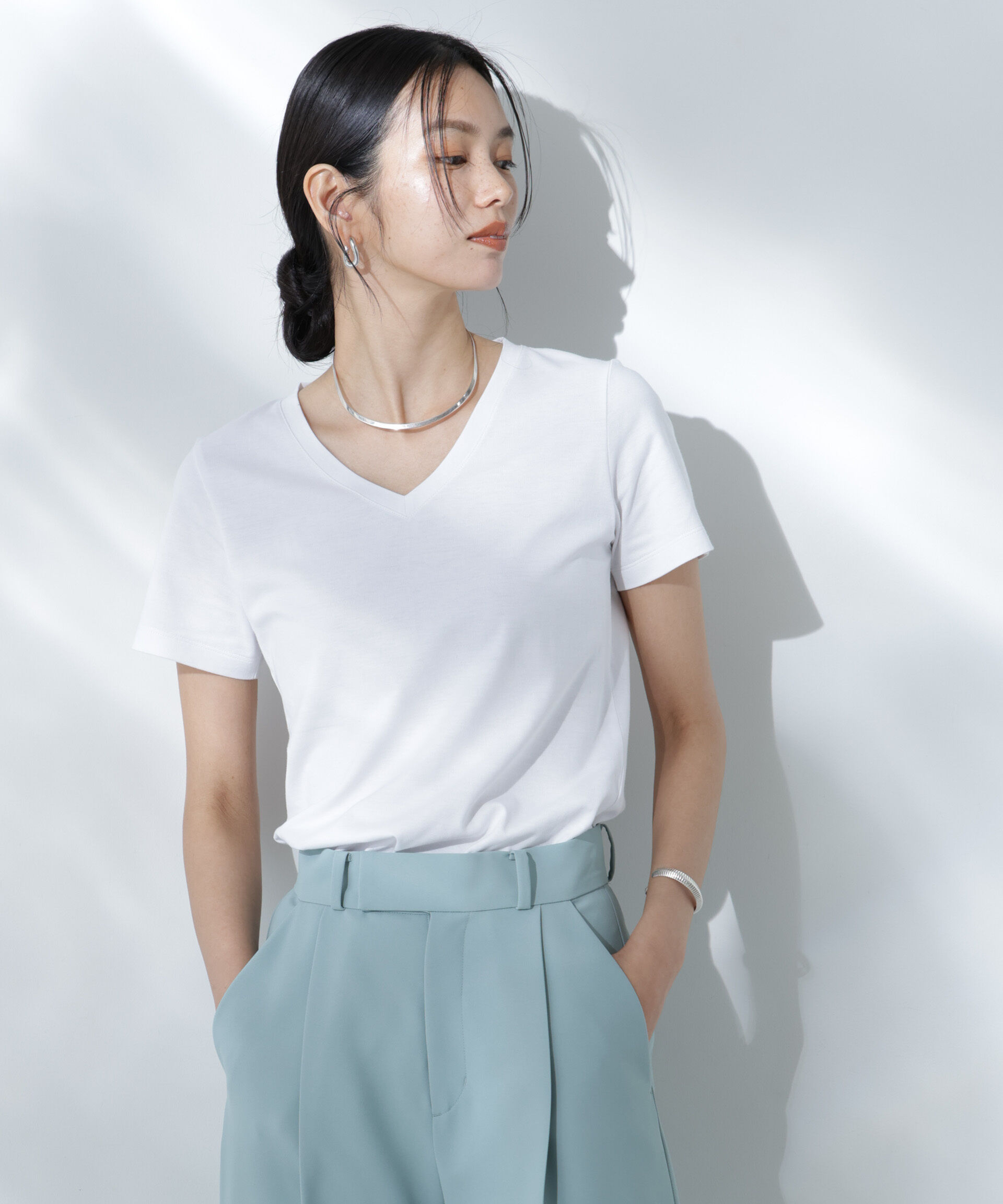 nano･universe「Anti Soaked(R) 汗染み防止VネックTシャツ」|Tシャツ・カットソー|