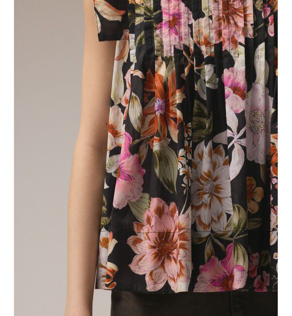 GRACE CONTINENTAL「フラワープリントタックブラウス」|シャツ・ブラウス|