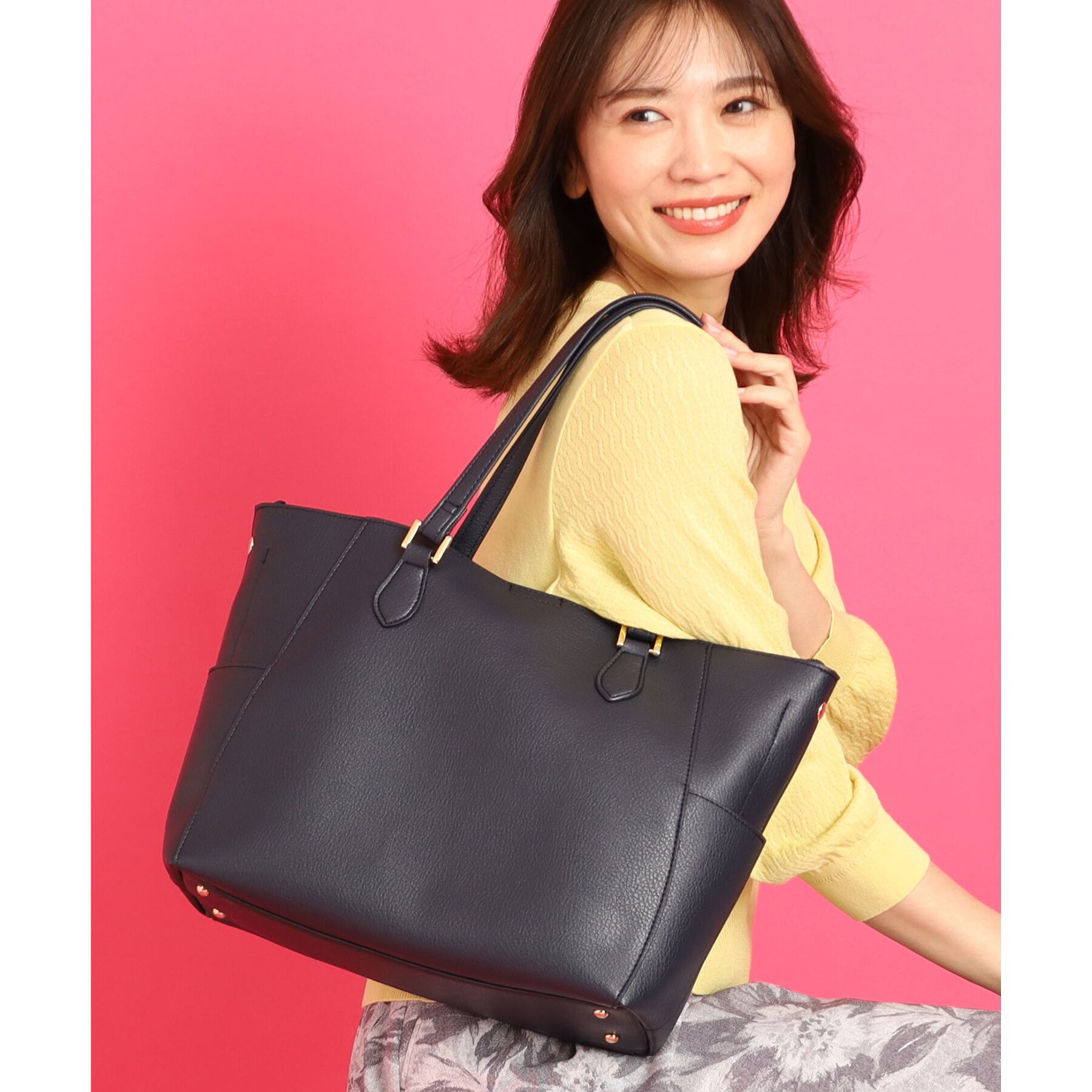 Reflect「【たっぷり収納！あおりポケット／WEB先行カラーあり】A4サイズトートバッグ」|トートバッグ|ネイビー(094)