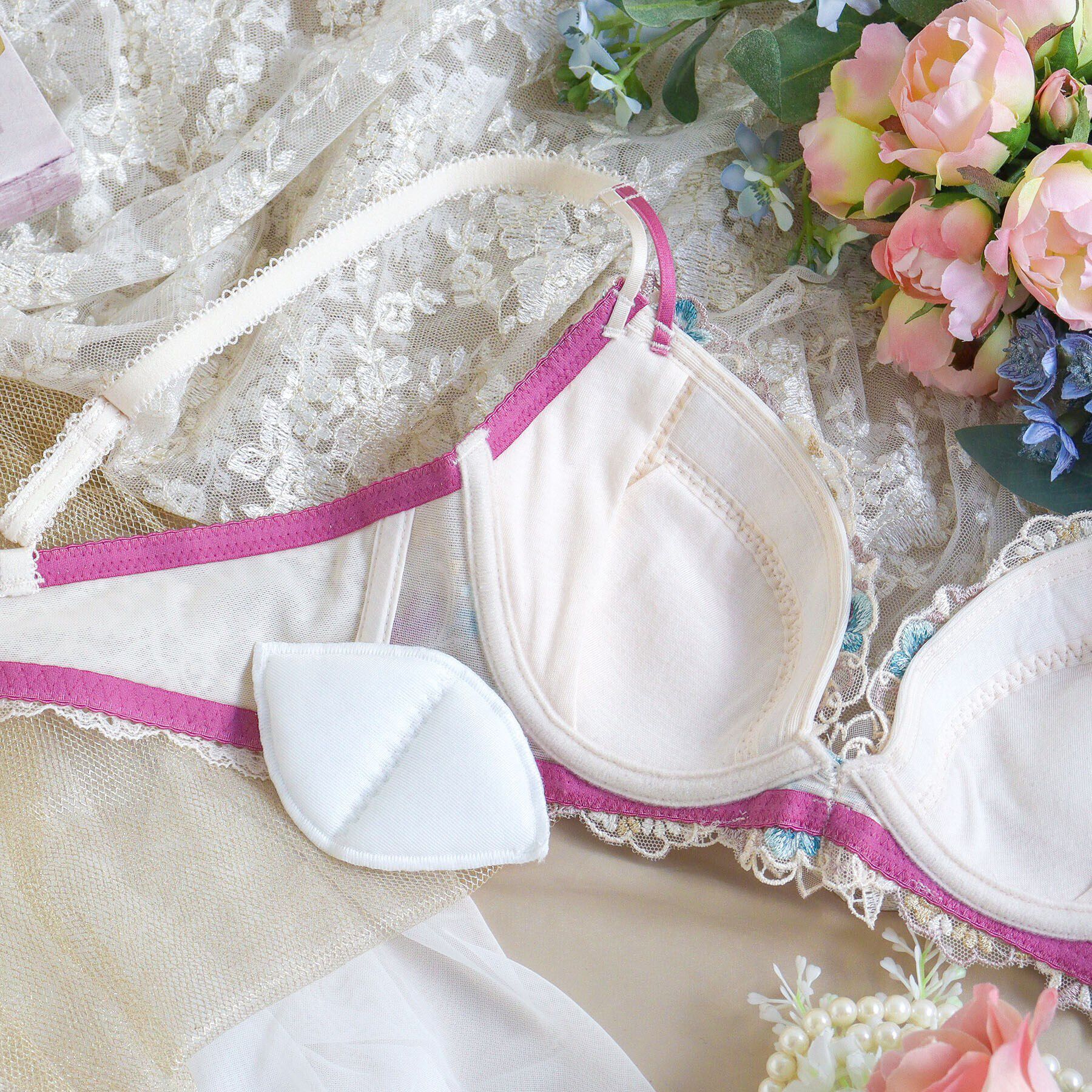 Risa Magli「アイリィー ブラジャー（E-F）＜V Make Type＞」|インナー|