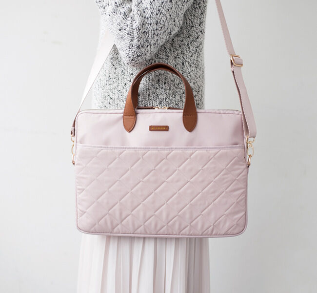  「キャリングケース・持ち手付・キルティング／デジタルアクセサリー」|モバイルケース|