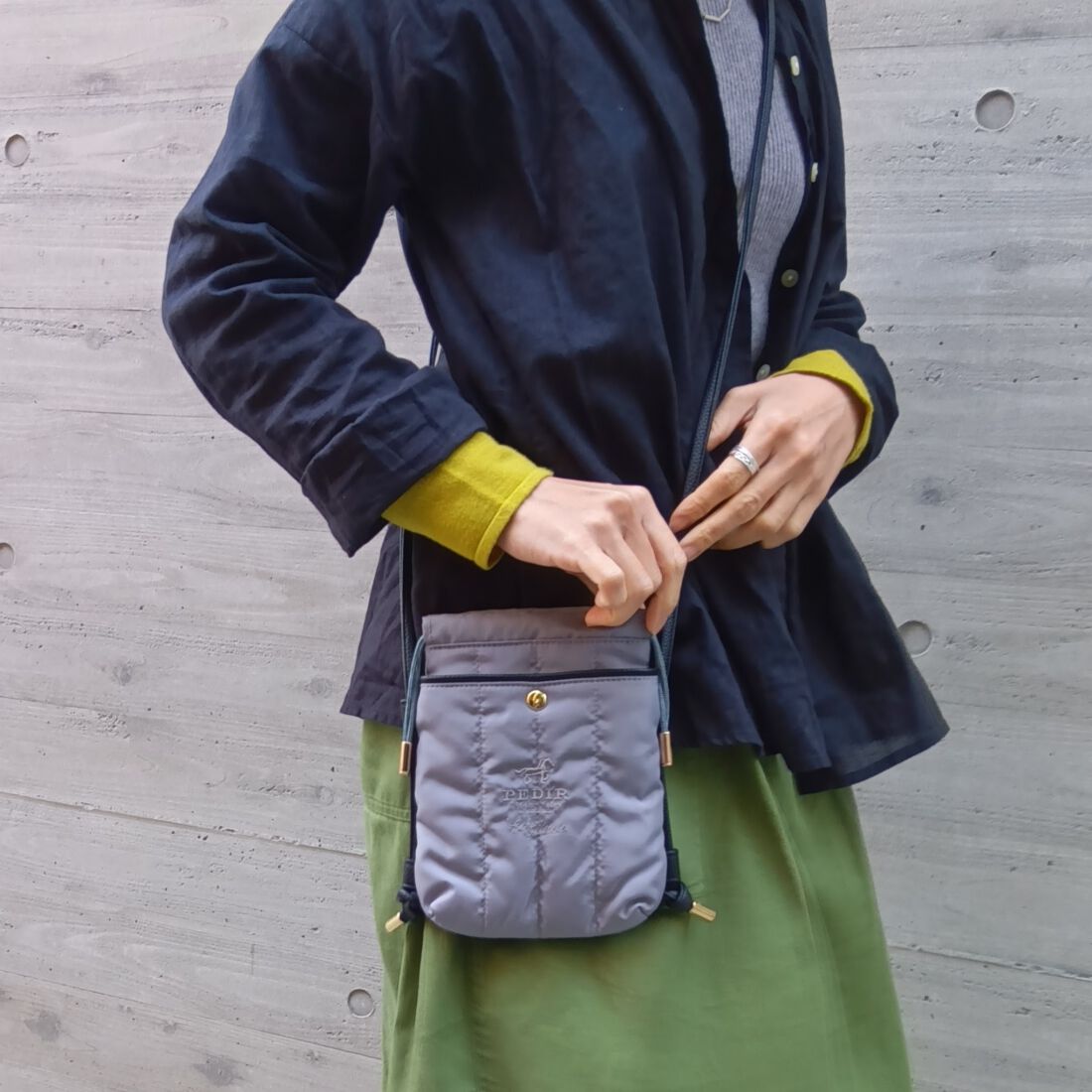  「キンチャクショルダー／ＰＥＤＩＲ」|ショルダー・メッセンジャー|ライトグレー