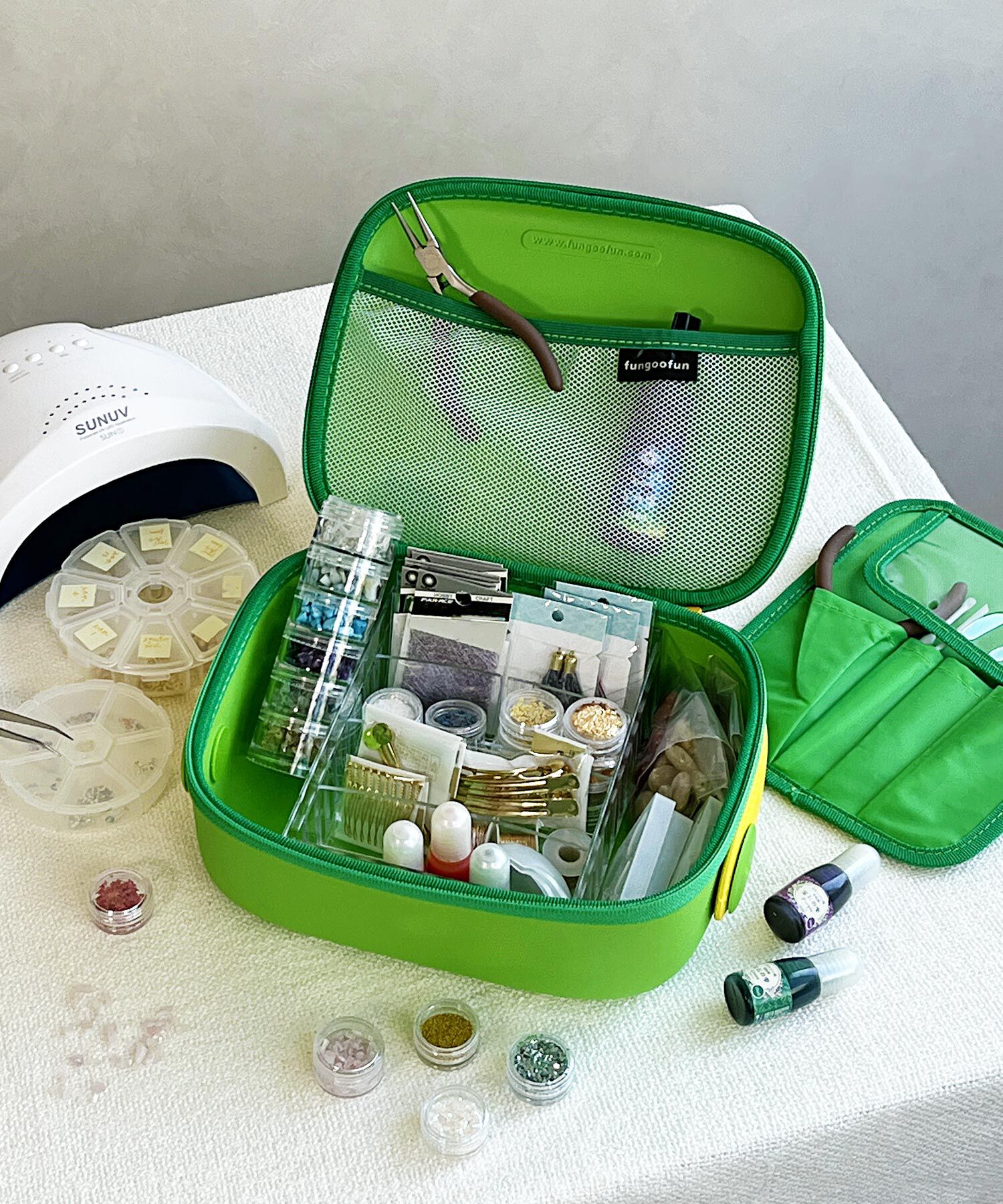 fungoofun「【WEB限定】EVAワイドマルチポーチ/G-0018 ポーチ 人気 売れてる 柔らかい」|ハンドバッグ|