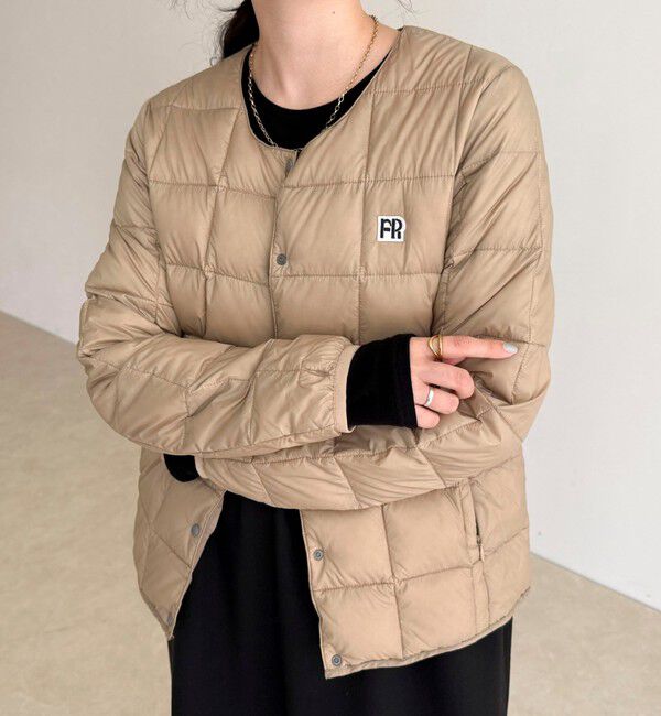 fredy emue「《別注》【TAION/タイオン】CREW NECK BUTTON DOWN JK ダウンジャケット」|ダウン|ベージュ