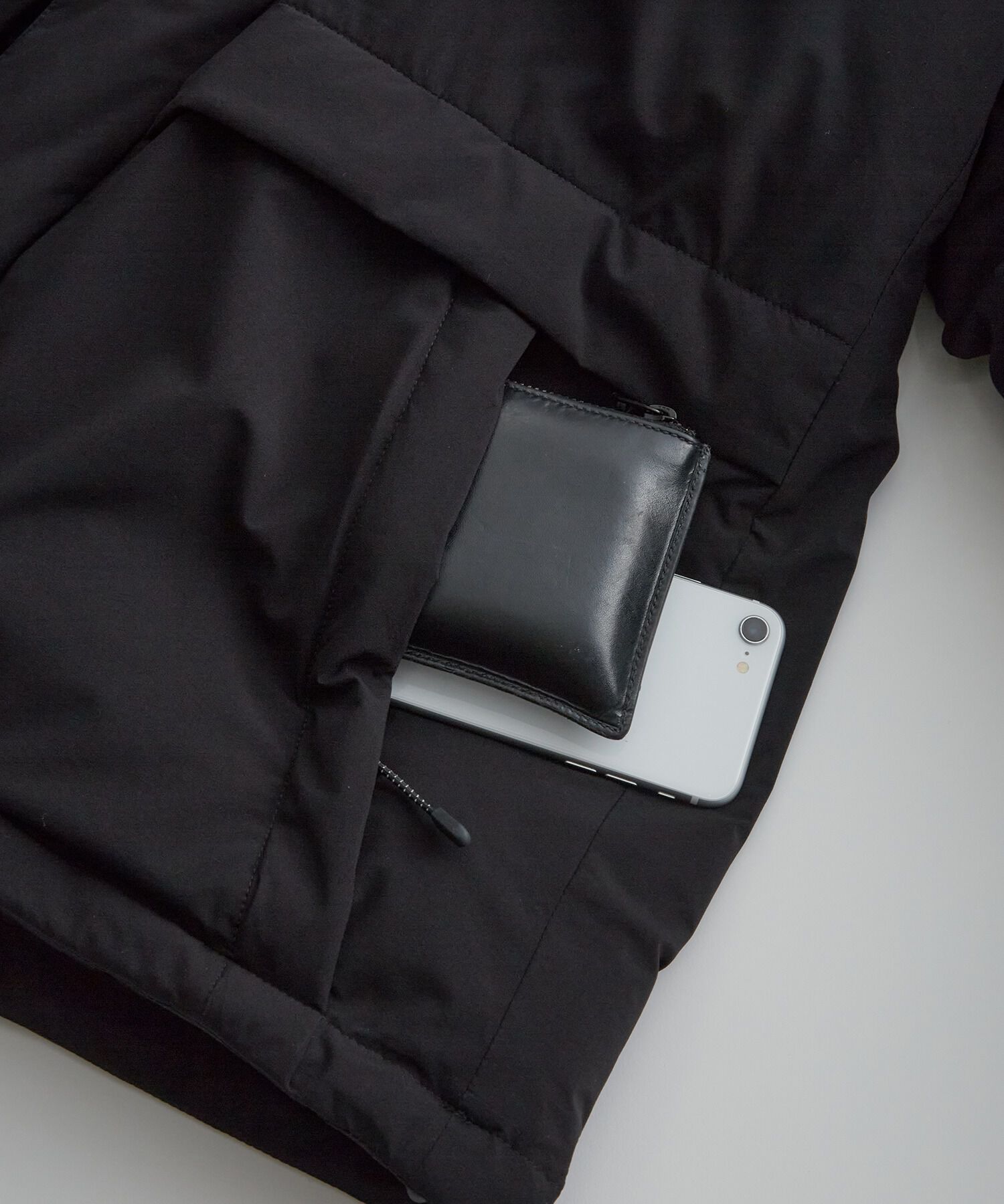 ADAM ET ROPE'「【ALLIED】700FP ショート フーディー ダウンジャケット / ユニセックス」|ダウン|