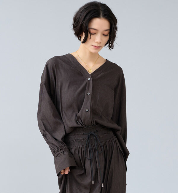 Liesse「Vカラーブラウス」|シャツ・ブラウス|