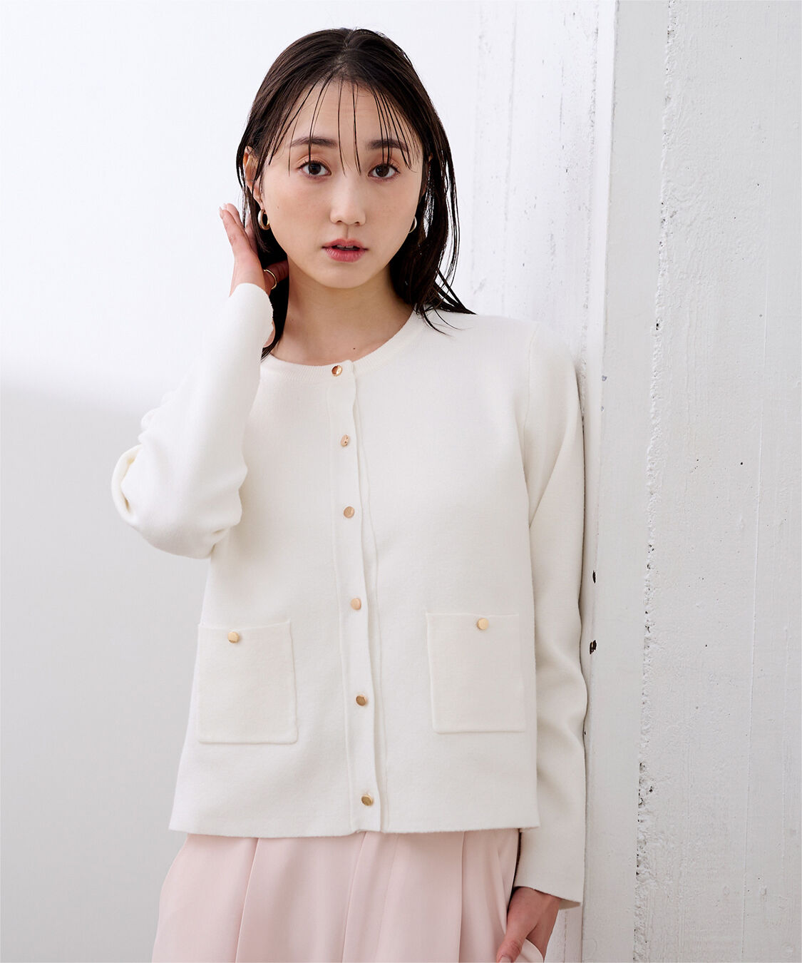ur's「ゴールド釦ポケットデザインニットジャケット」|ニット・セーター|ホワイト