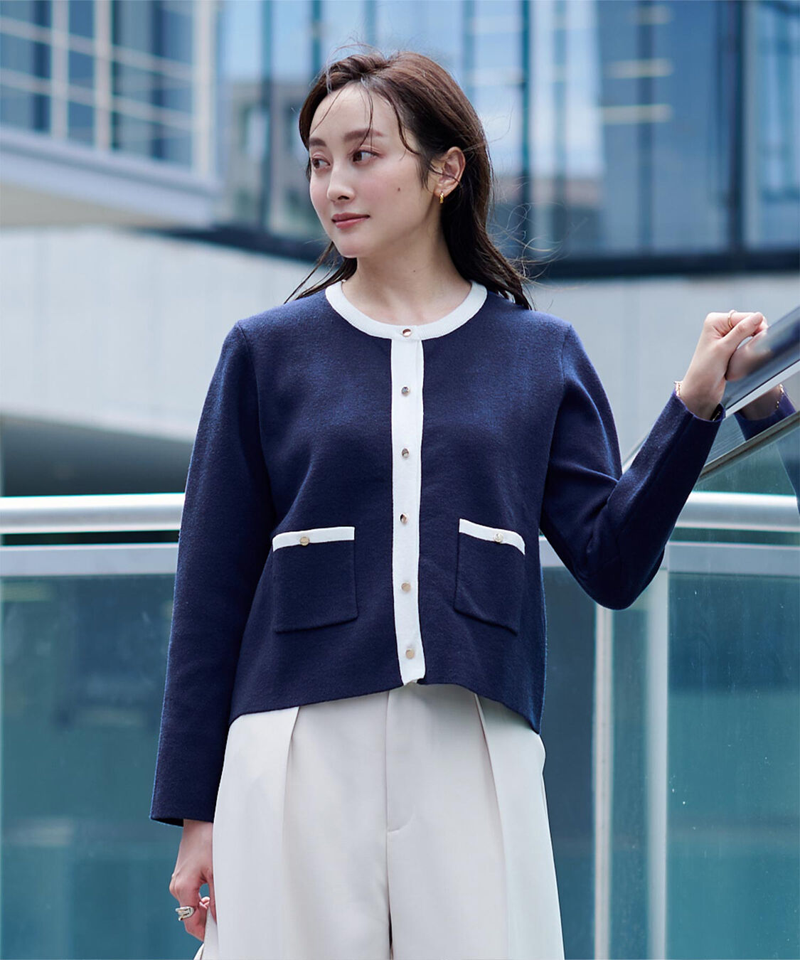 ur's「ゴールド釦ポケットデザインニットジャケット」|ニット・セーター|ネイビー/ホワイト