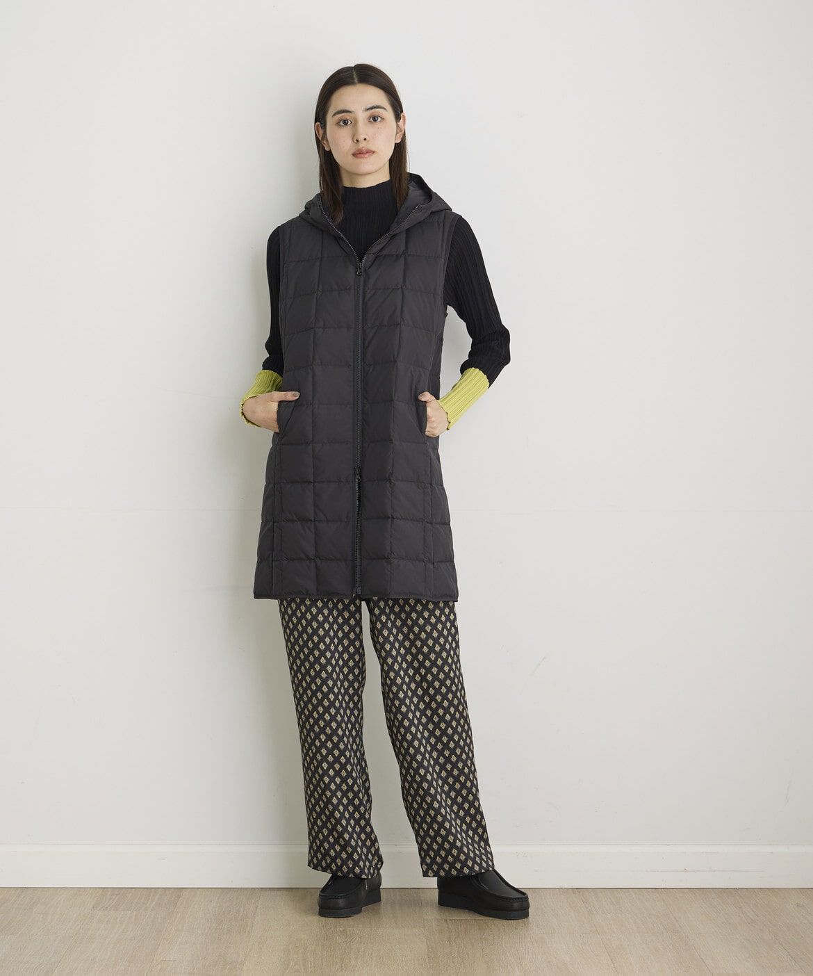 DAY by DAY it&rsquo;s international「ロングフードダウンベスト《TAION &amp; LIMONTA EAST》 」|ダウン|