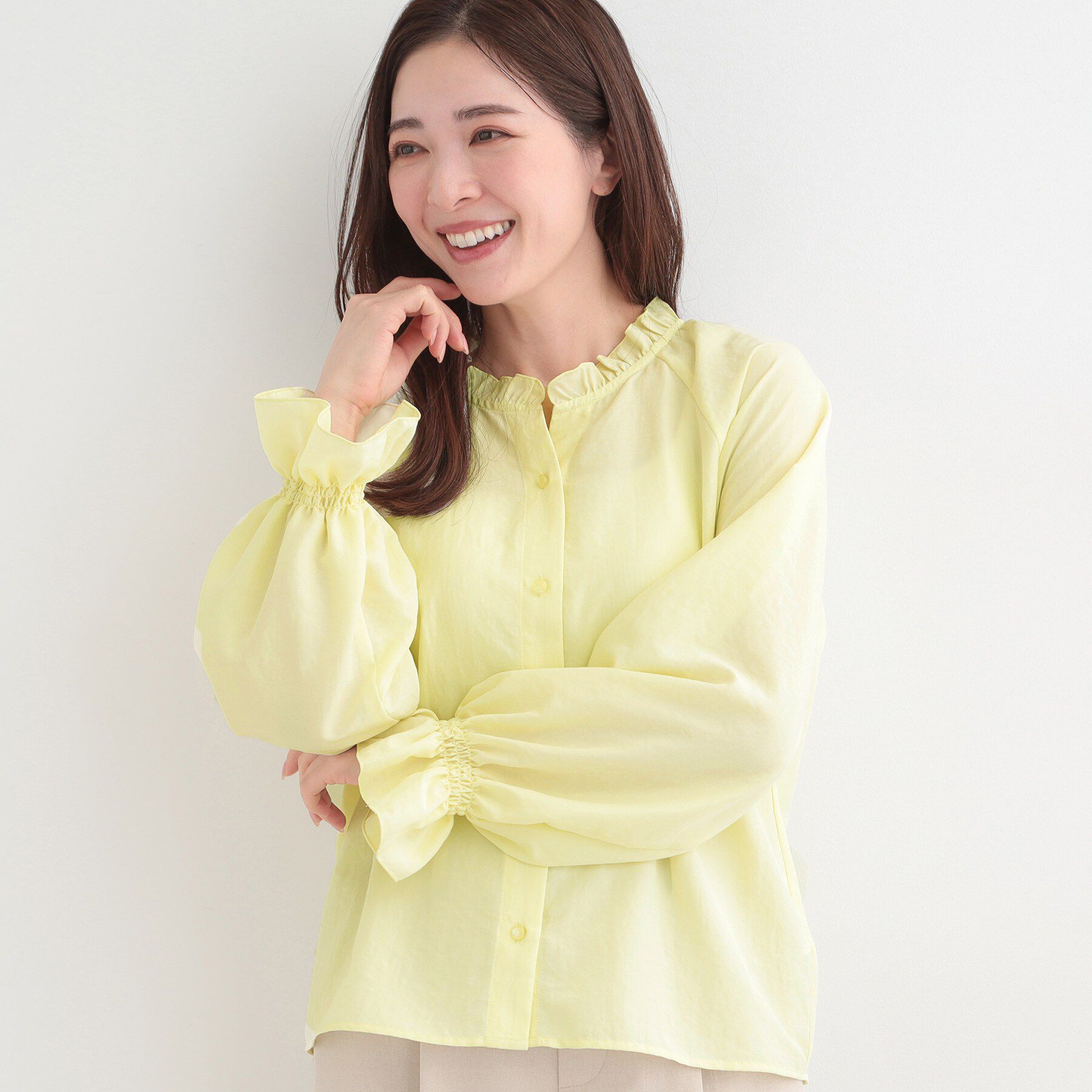 SHOO･LA･RUE「【洗濯後シワになりにくい/UV】洗えるフリル襟ブラウス」|シャツ・ブラウス|ライトイエロー(03