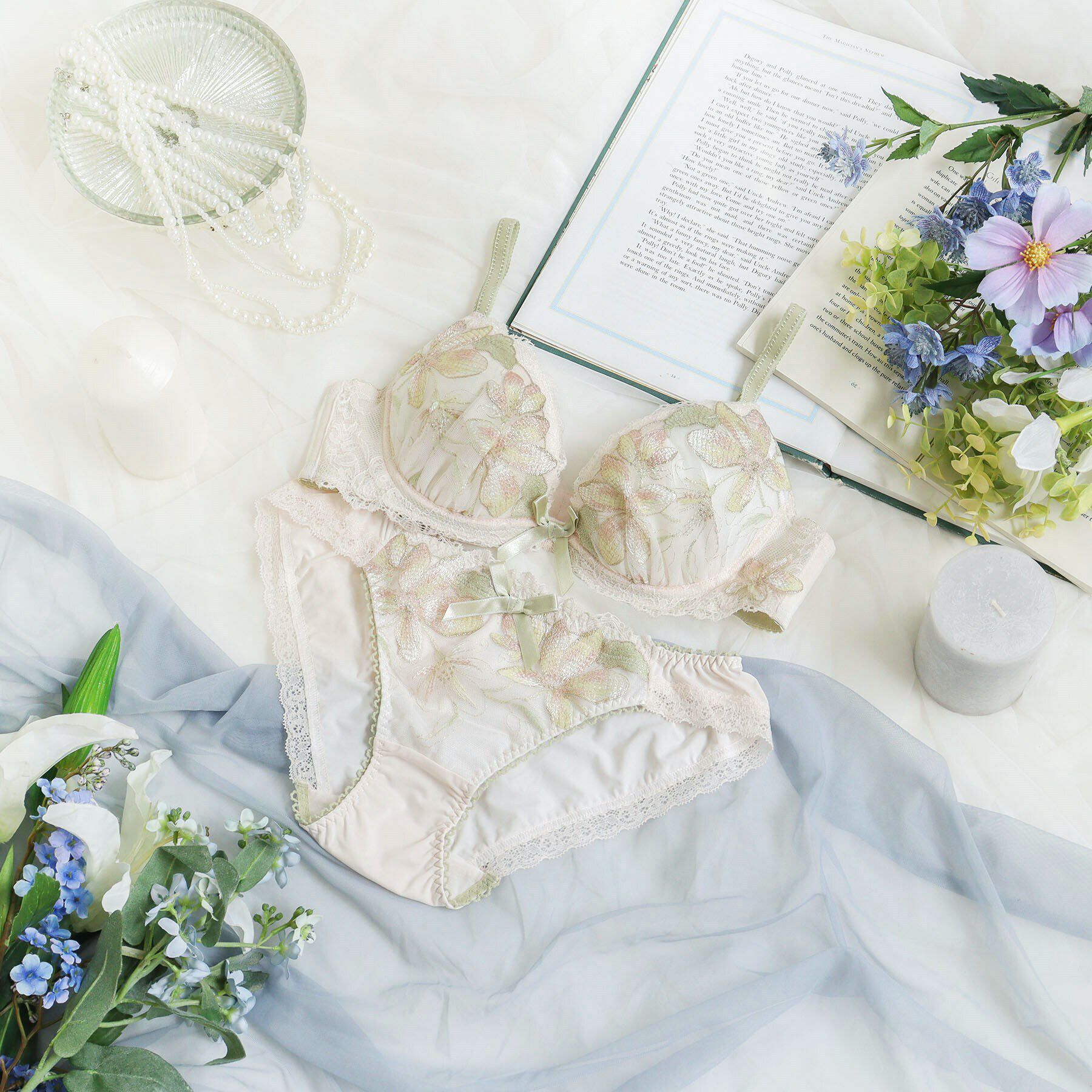 Risa Magli「イレーナ ブラジャー（E-F）＜リサマリ ミラクル谷間ブラ＞」|インナー|