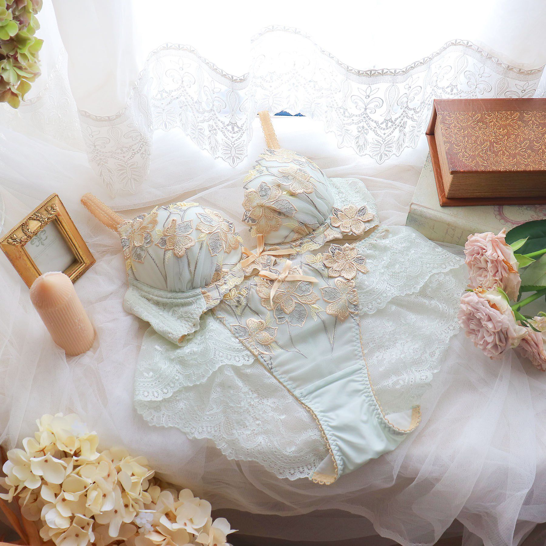 Risa Magli「アデリーノ ブラジャー （B-D） ＜V Make Type＞」|インナー|