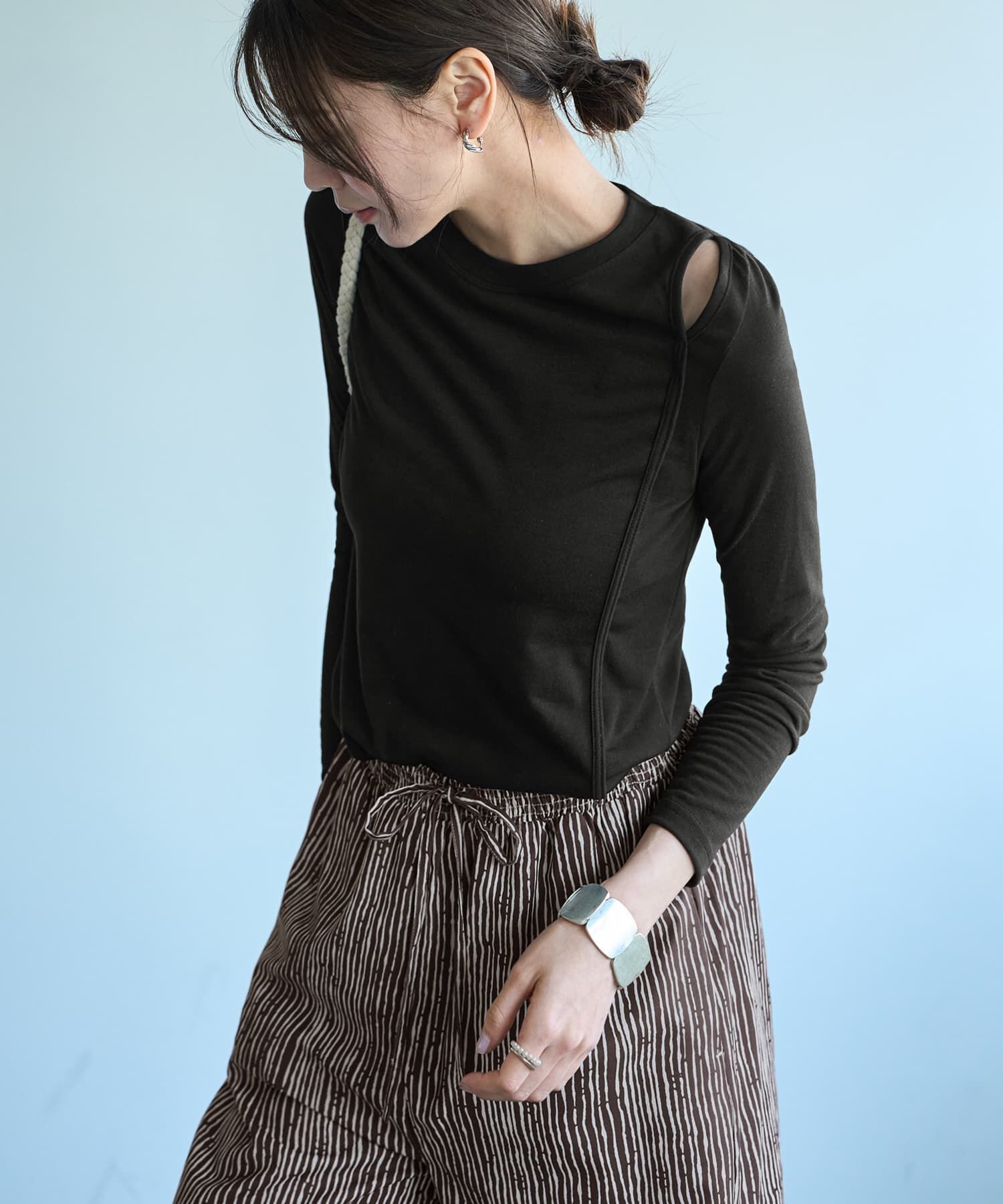 STYLE DELI「薄手で柔らかい片側肩あきカットソートップス」|Tシャツ・カットソー|