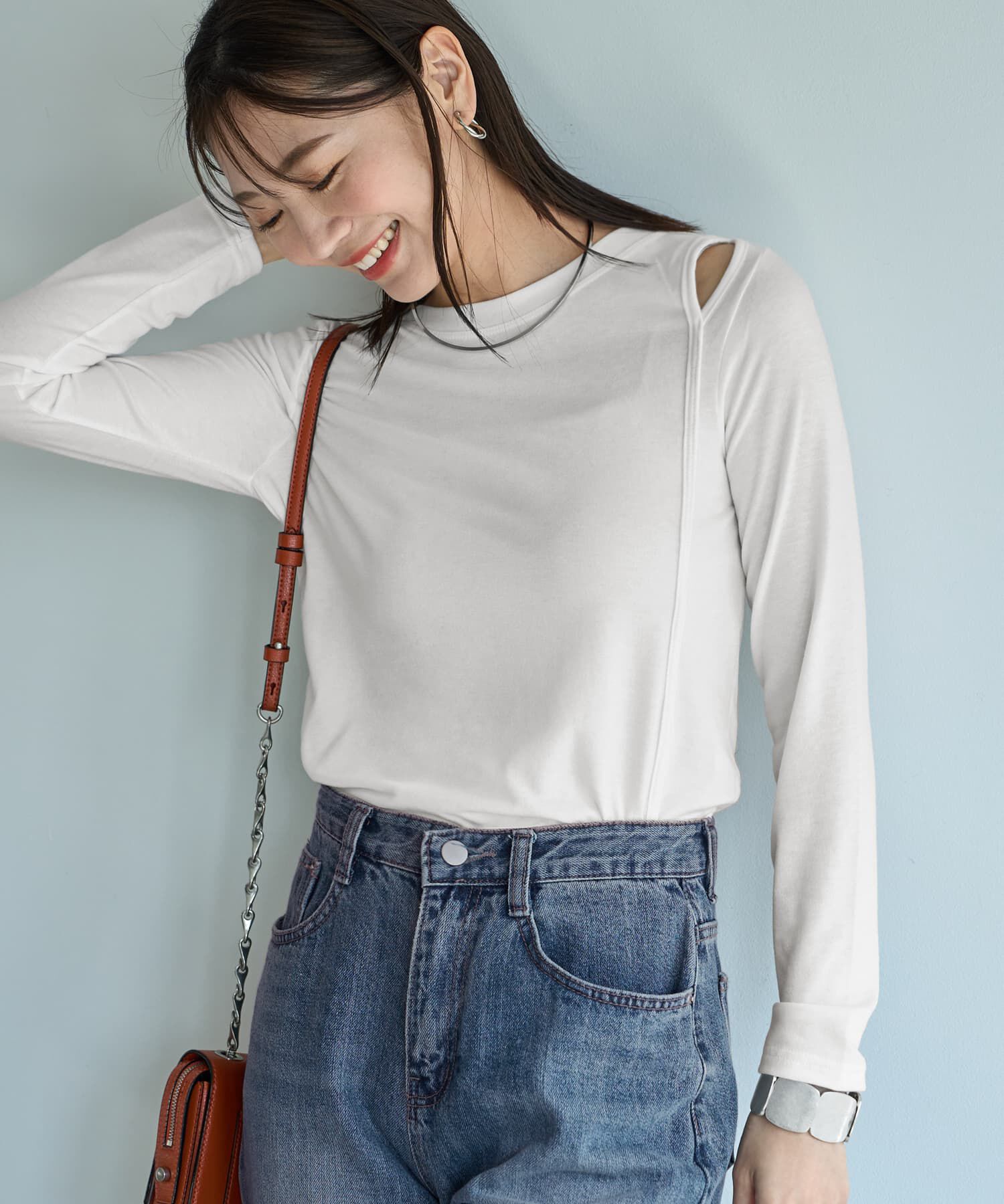 STYLE DELI「薄手で柔らかい片側肩あきカットソートップス」|Tシャツ・カットソー|ホワイト