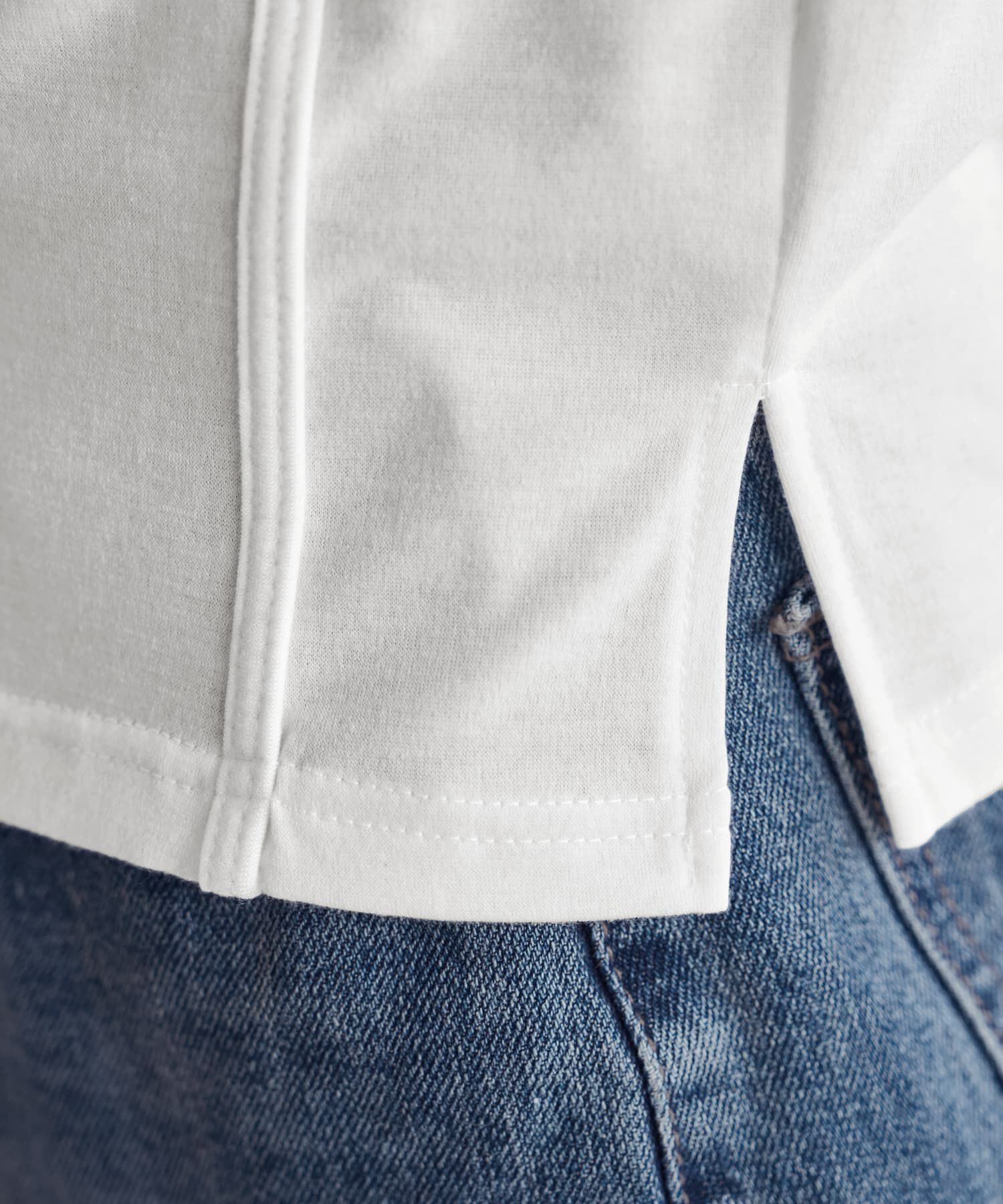 STYLE DELI「薄手で柔らかい片側肩あきカットソートップス」|Tシャツ・カットソー|