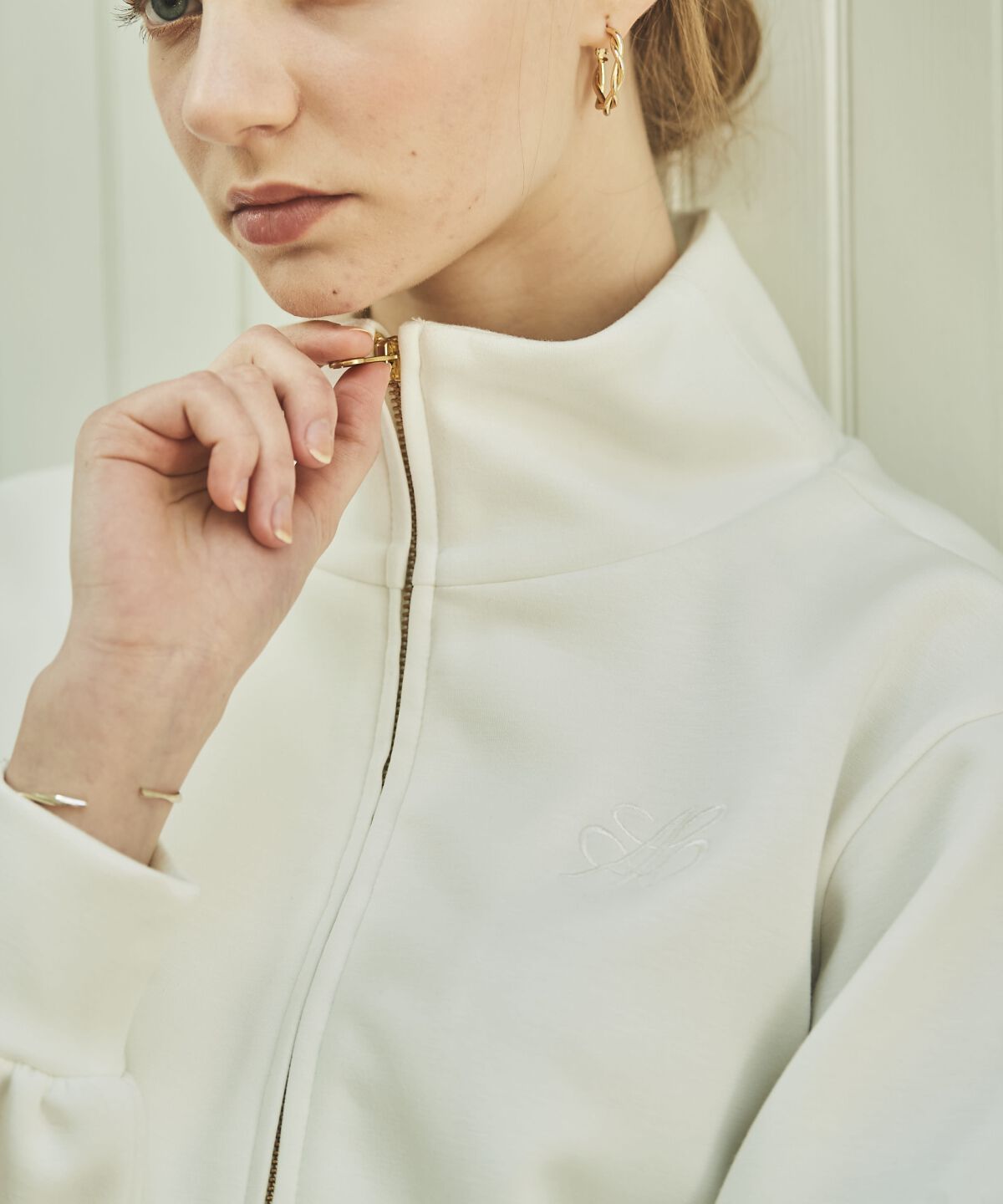 アンドクチュール「刺繍入りZIPカーデプルオーバー」|カーディガン|