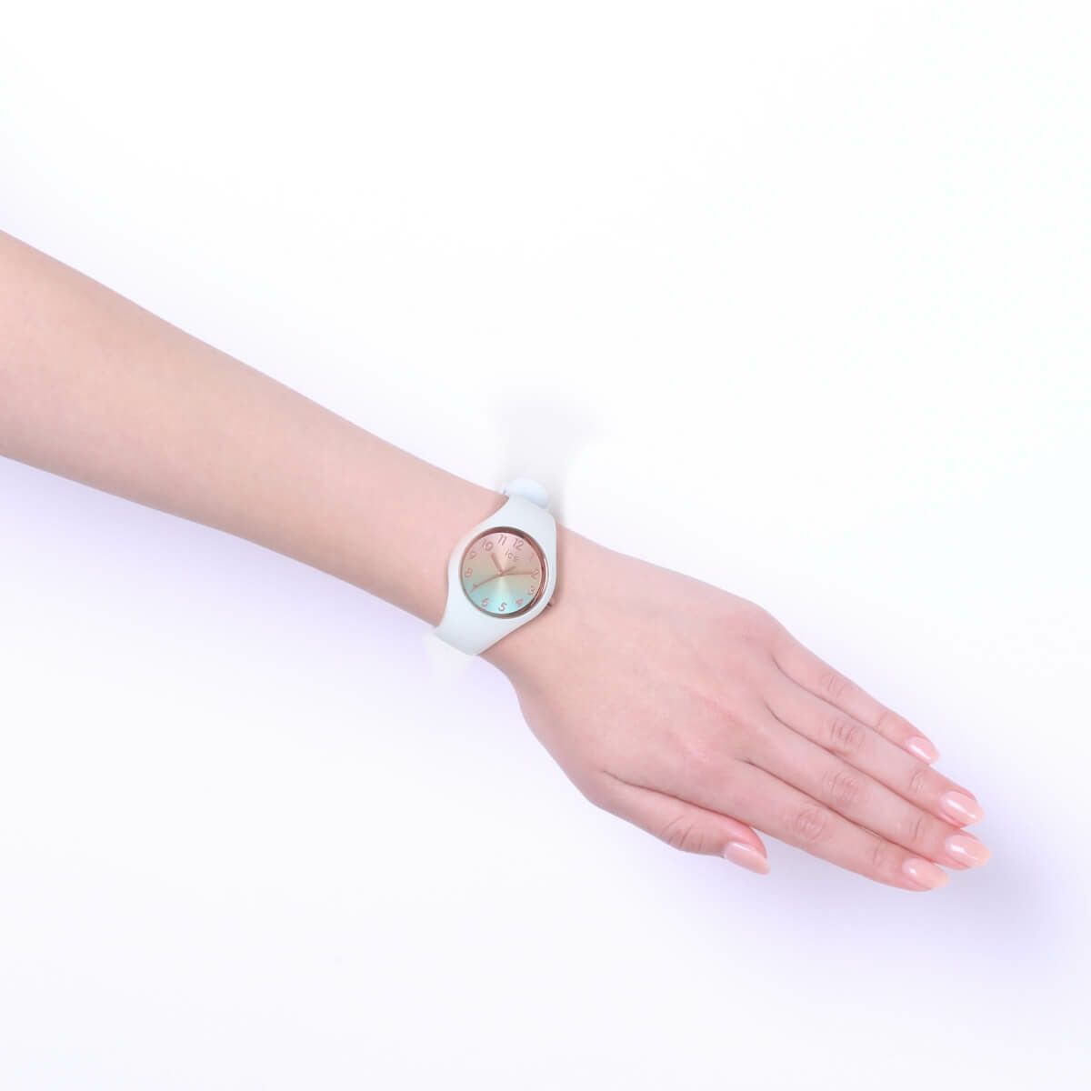 ICE-WATCH「〈ICE-WATCH(ｱｲｽｳｫｯﾁ)〉ICE sunset ﾚｲﾝﾎﾞｰ ｽﾓｰﾙ」|腕時計|
