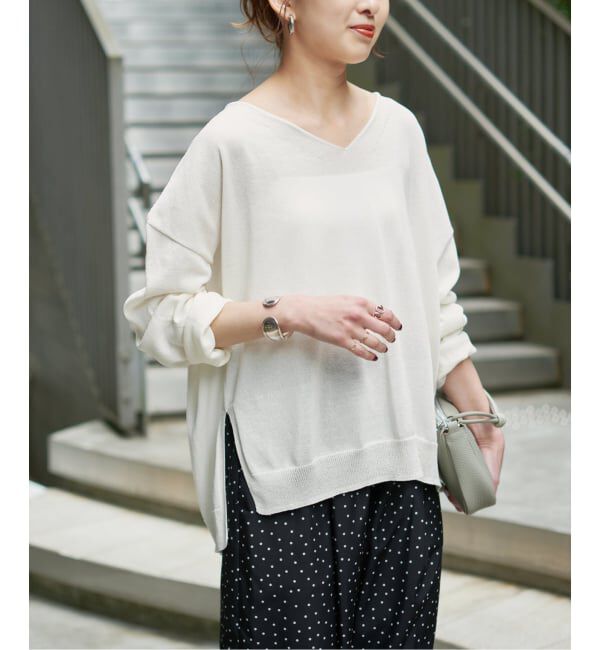 Spick and Span「《予約》ペーパーヤーンVネックルーズプルオーバー」|ニット・セーター|ホワイト