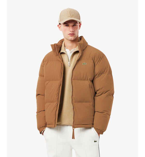 LACOSTE「撥水 防風 テクニカルファブリック ボリュームダウンフーデッドジャケット」|ダウン|キャメル