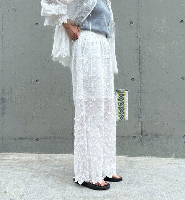 fredy emue「3D刺繍スカラップイージーパンツ」|チノ|