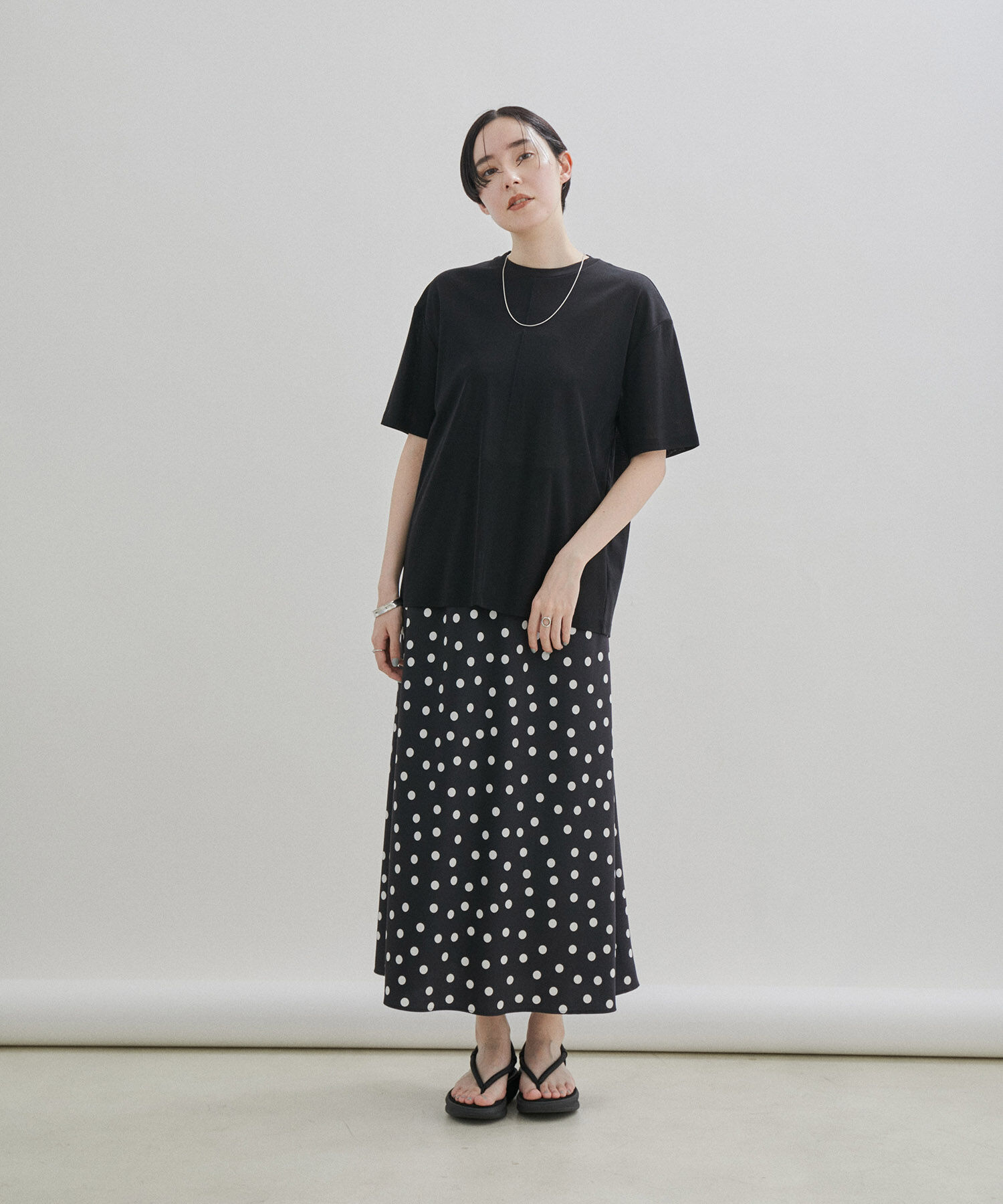 SALON adam et rope'「【WEB限定】【接触冷感・吸水速乾】バックスリットシアーTシャツ」|Tシャツ・カットソー|