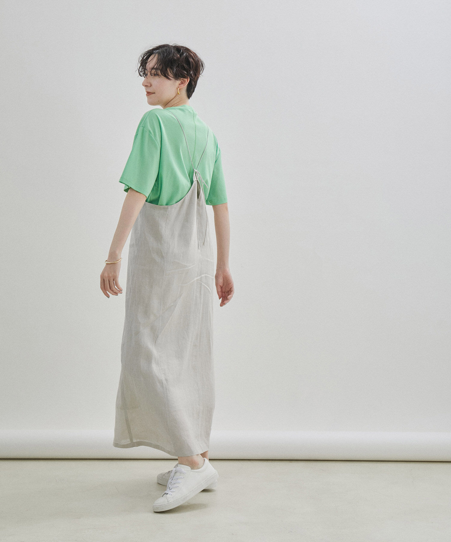 SALON adam et rope'「【WEB限定】【接触冷感・吸水速乾】バックスリットシアーTシャツ」|Tシャツ・カットソー|