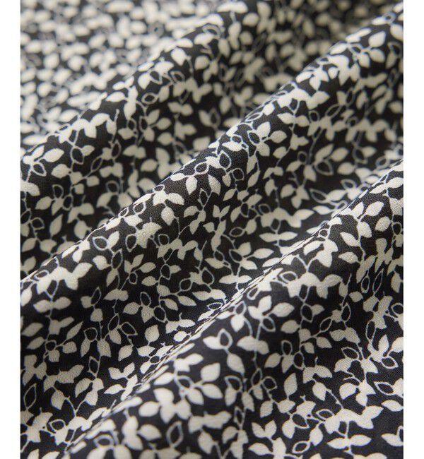 ROPE「【洗える】ラッフルVネックブラウス（ジャガード/リーフプリント）【WEB・一部店舗限定】」|シャツ・ブラウス|
