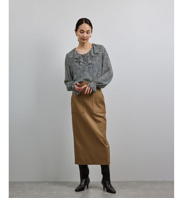 ROPE「【洗える】ラッフルVネックブラウス（ジャガード/リーフプリント）【WEB・一部店舗限定】」|シャツ・ブラウス|